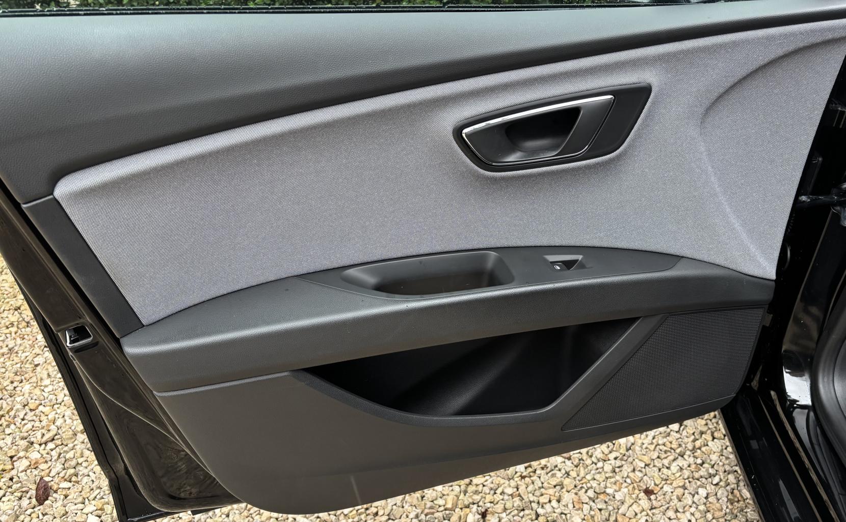 SEAT Leon 1.5 TSI EVO SE Dynamic Hatchback 5dr Petrol Manual Euro 6 (s/s) (130 ps)