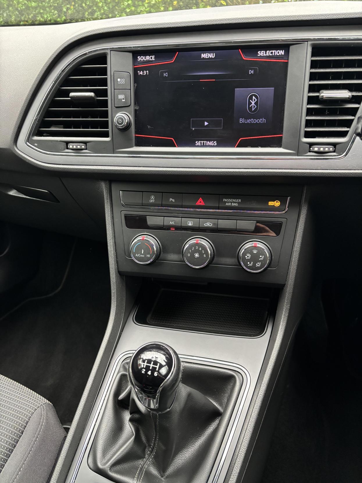 SEAT Leon 1.5 TSI EVO SE Dynamic Hatchback 5dr Petrol Manual Euro 6 (s/s) (130 ps)