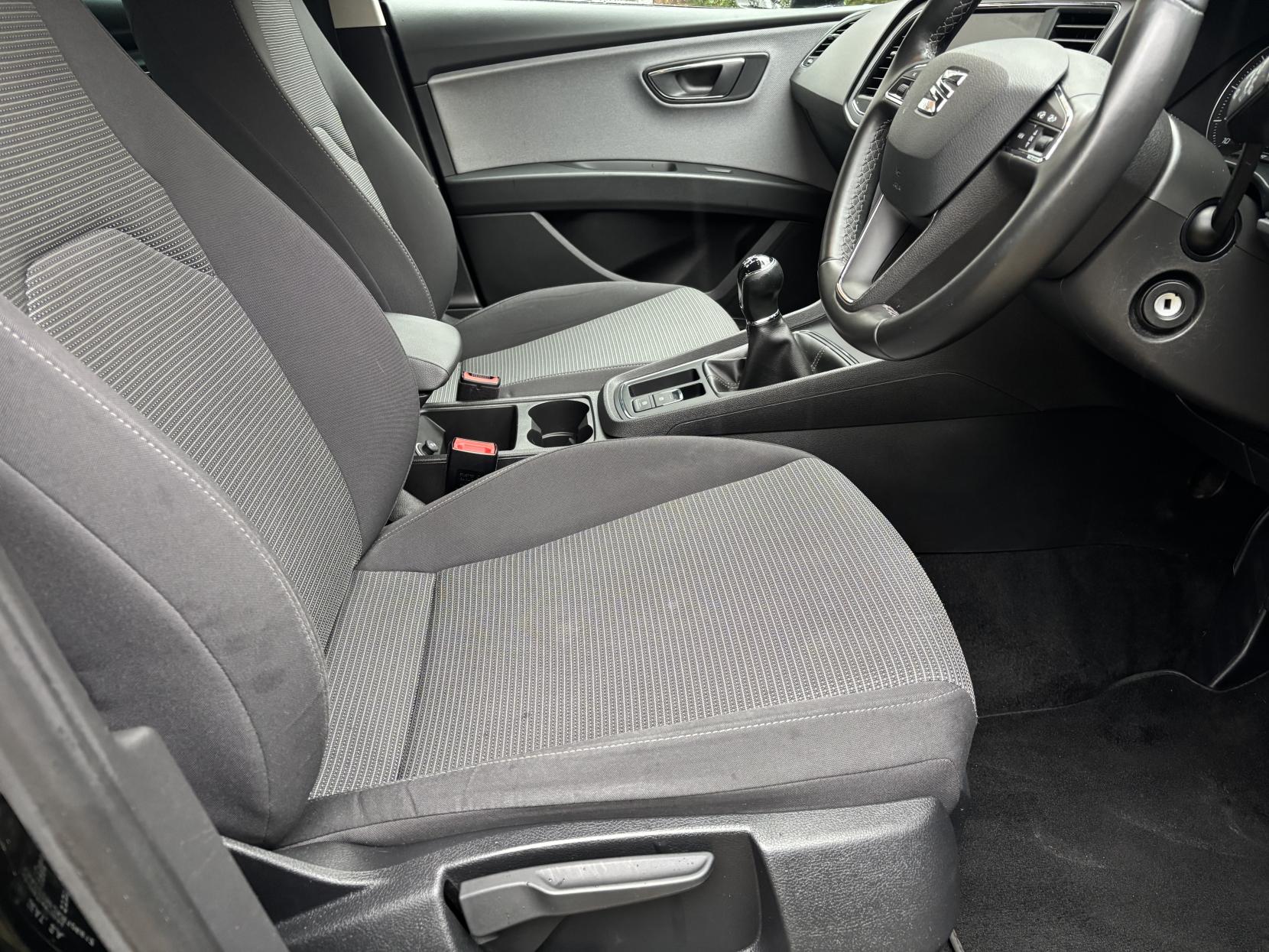 SEAT Leon 1.5 TSI EVO SE Dynamic Hatchback 5dr Petrol Manual Euro 6 (s/s) (130 ps)