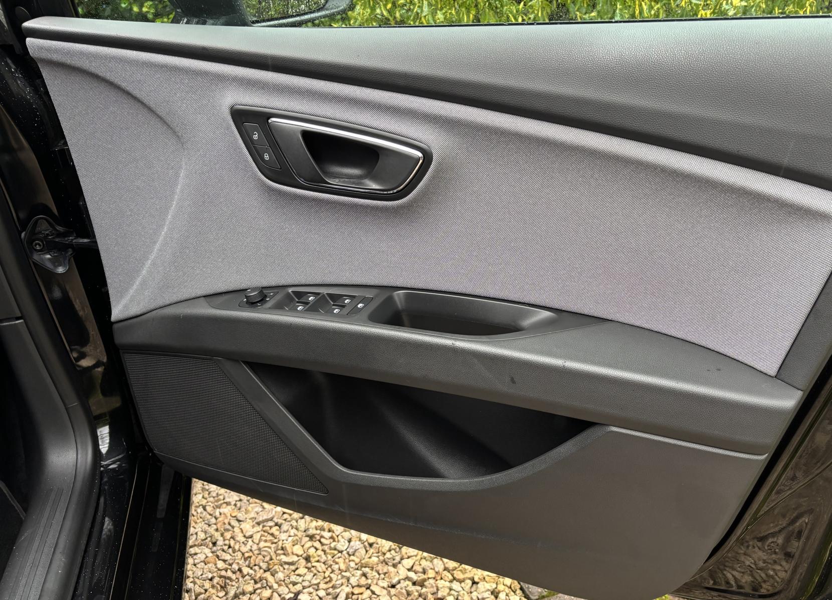 SEAT Leon 1.5 TSI EVO SE Dynamic Hatchback 5dr Petrol Manual Euro 6 (s/s) (130 ps)