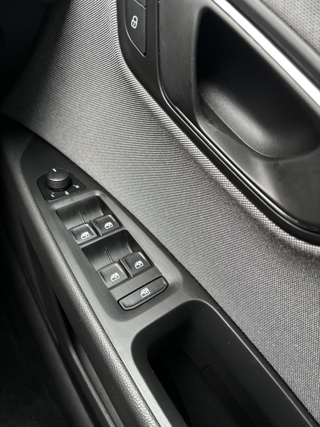 SEAT Leon 1.5 TSI EVO SE Dynamic Hatchback 5dr Petrol Manual Euro 6 (s/s) (130 ps)