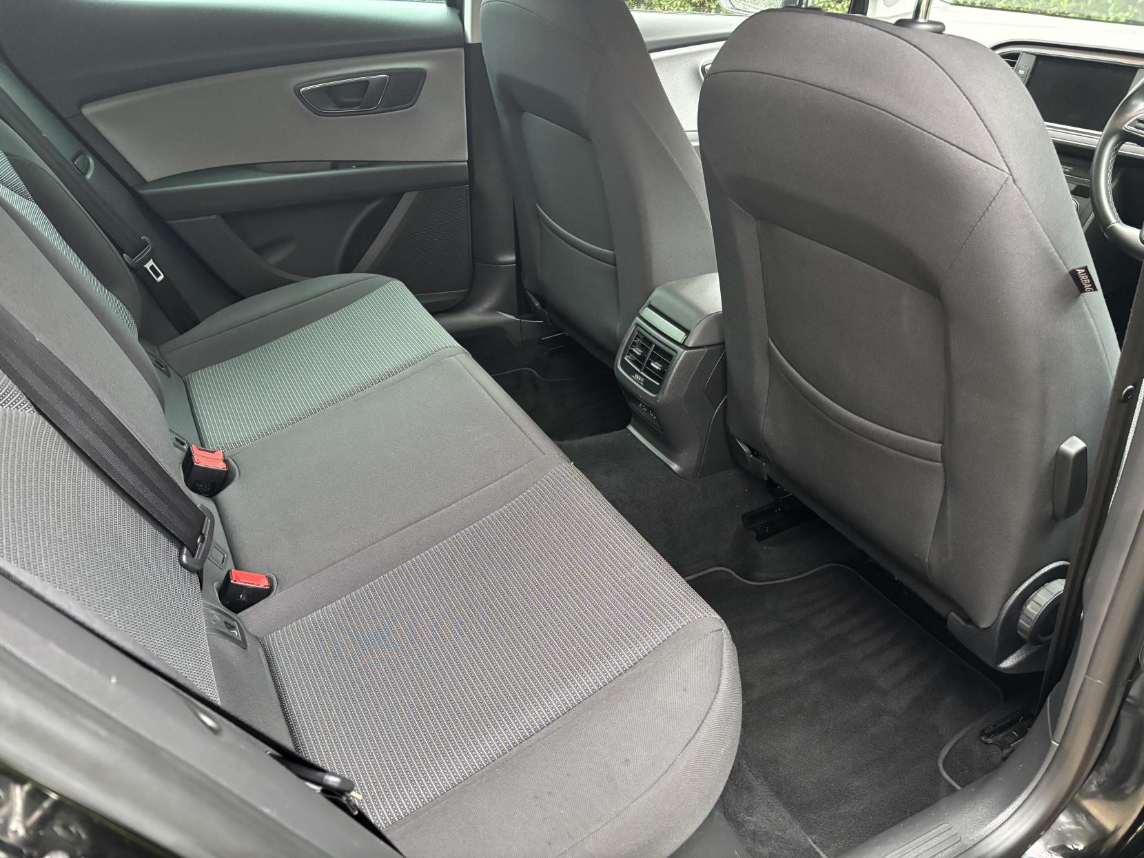 SEAT Leon 1.5 TSI EVO SE Dynamic Hatchback 5dr Petrol Manual Euro 6 (s/s) (130 ps)