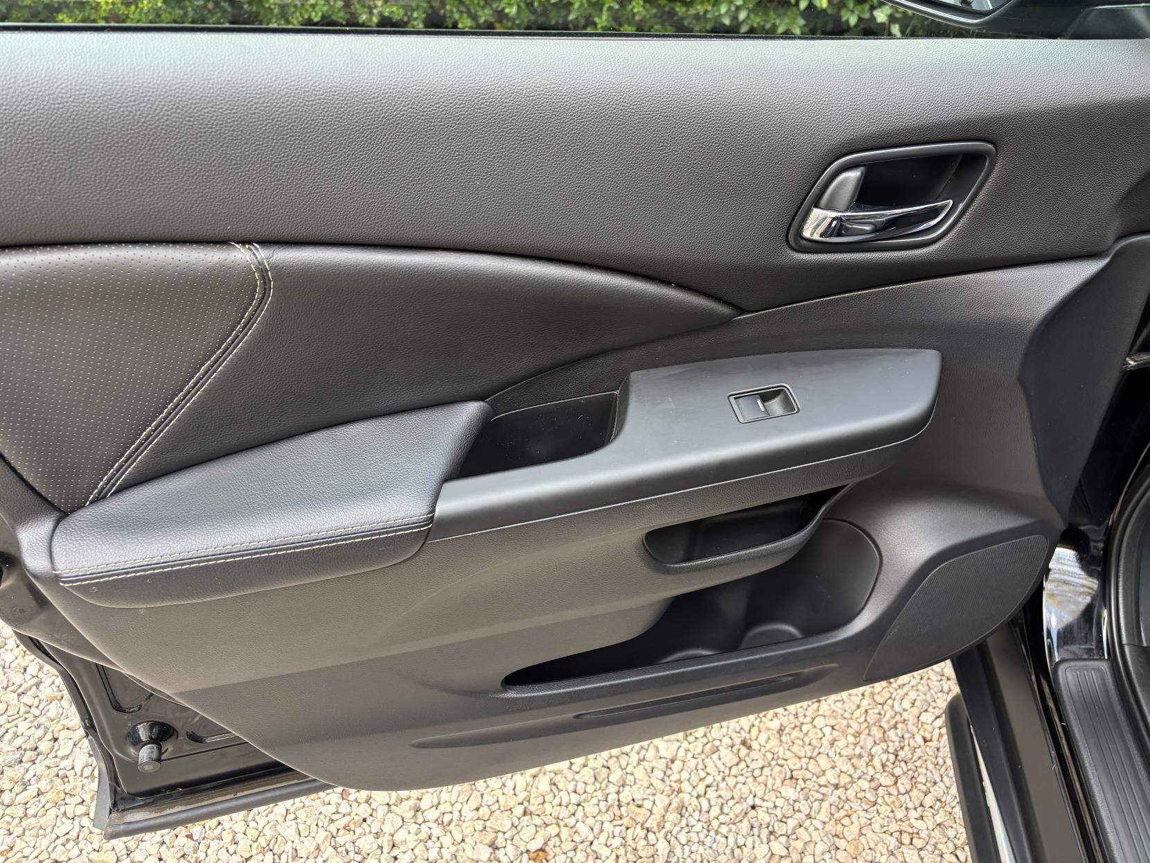 Honda CR-V 1.6 i-DTEC Black Edition SUV 5dr Diesel Manual 4WD Euro 6 (s/s) (160 ps)