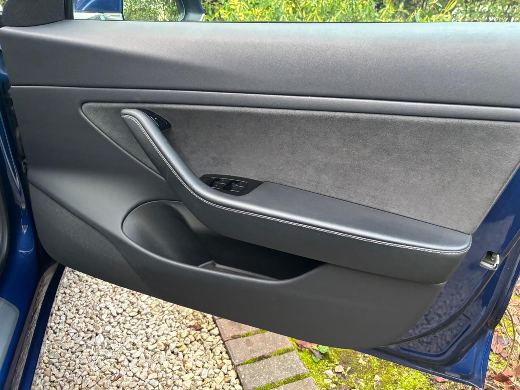 Tesla Model 3 Standard Range Plus Saloon 4dr Electric Auto RWD (241 bhp)