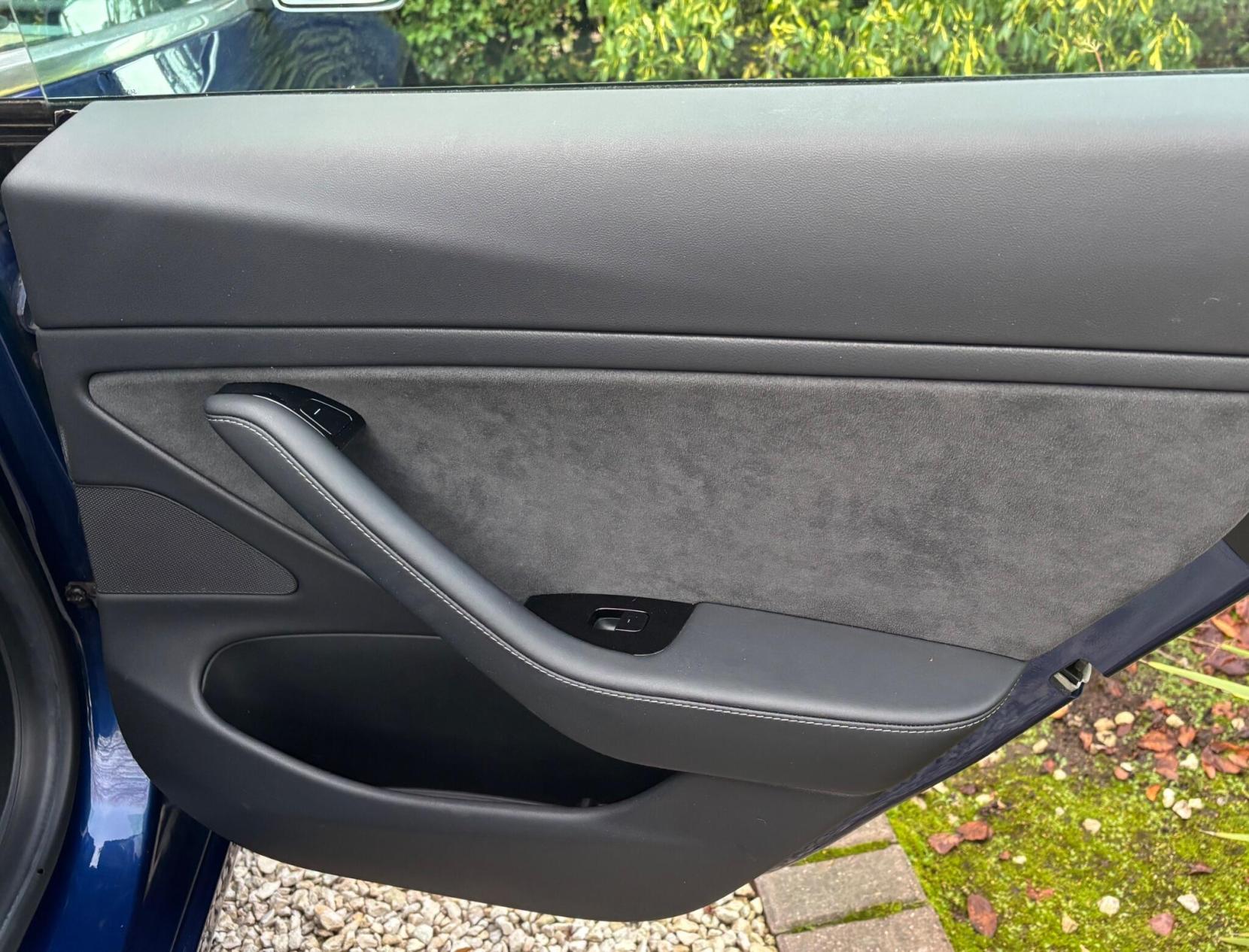 Tesla Model 3 Standard Range Plus Saloon 4dr Electric Auto RWD (241 bhp)