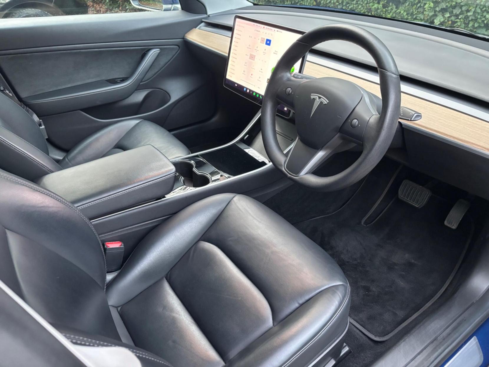 Tesla Model 3 Standard Range Plus Saloon 4dr Electric Auto RWD (241 bhp)