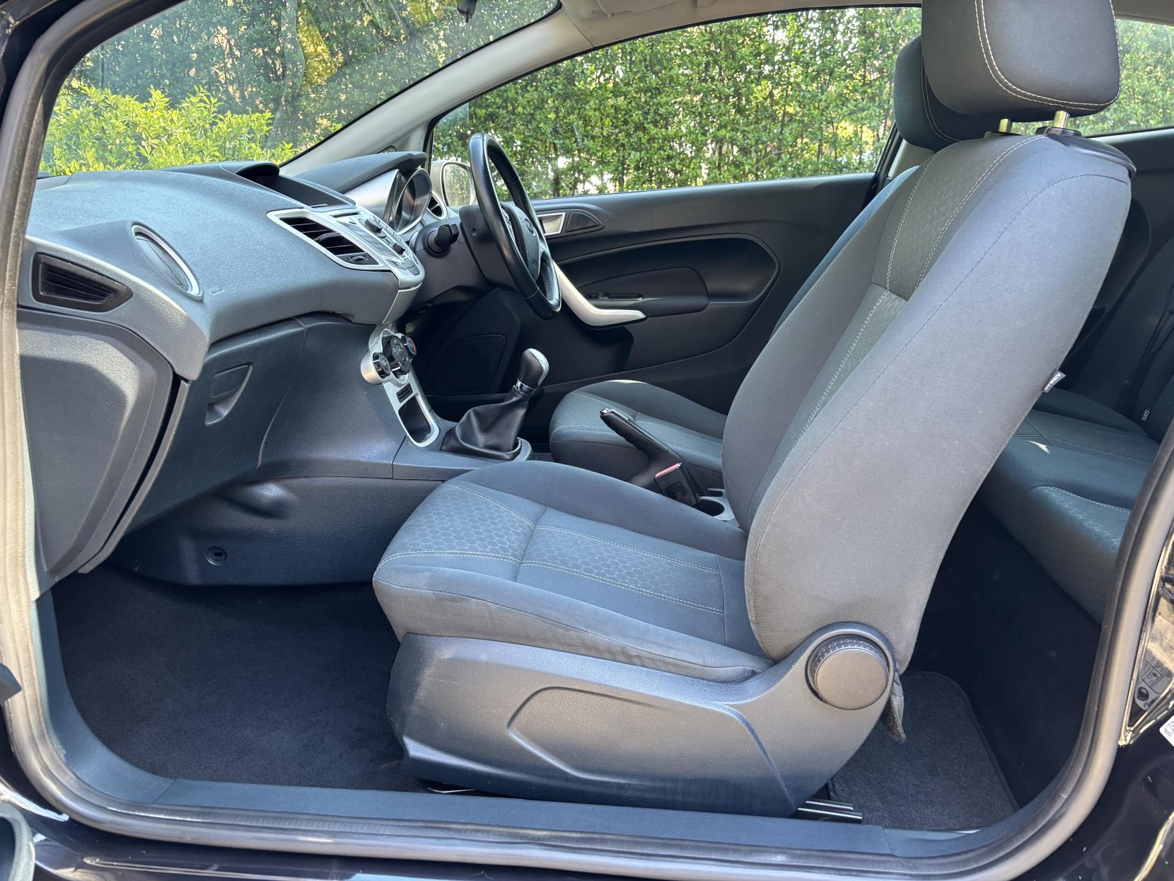 Ford Fiesta 1.25 Zetec Hatchback 3dr Petrol Manual Euro 5 (82 ps)