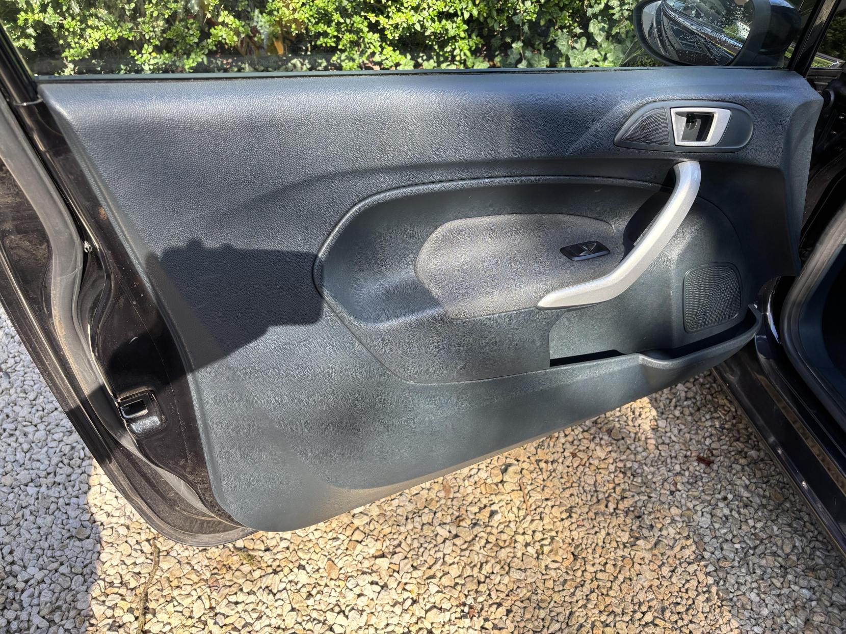 Ford Fiesta 1.25 Zetec Hatchback 3dr Petrol Manual Euro 5 (82 ps)