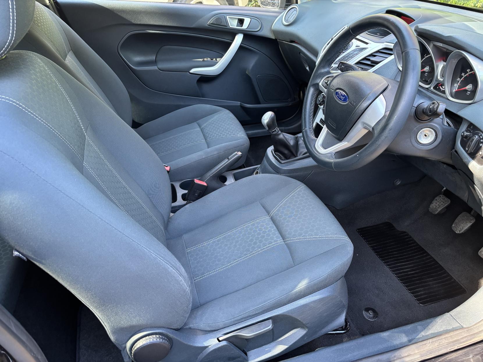 Ford Fiesta 1.25 Zetec Hatchback 3dr Petrol Manual Euro 5 (82 ps)