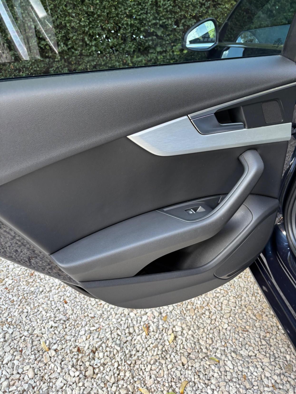 Audi A4 Avant 2.0 TDI ultra S line Estate 5dr Diesel S Tronic Euro 6 (s/s) (190 ps)