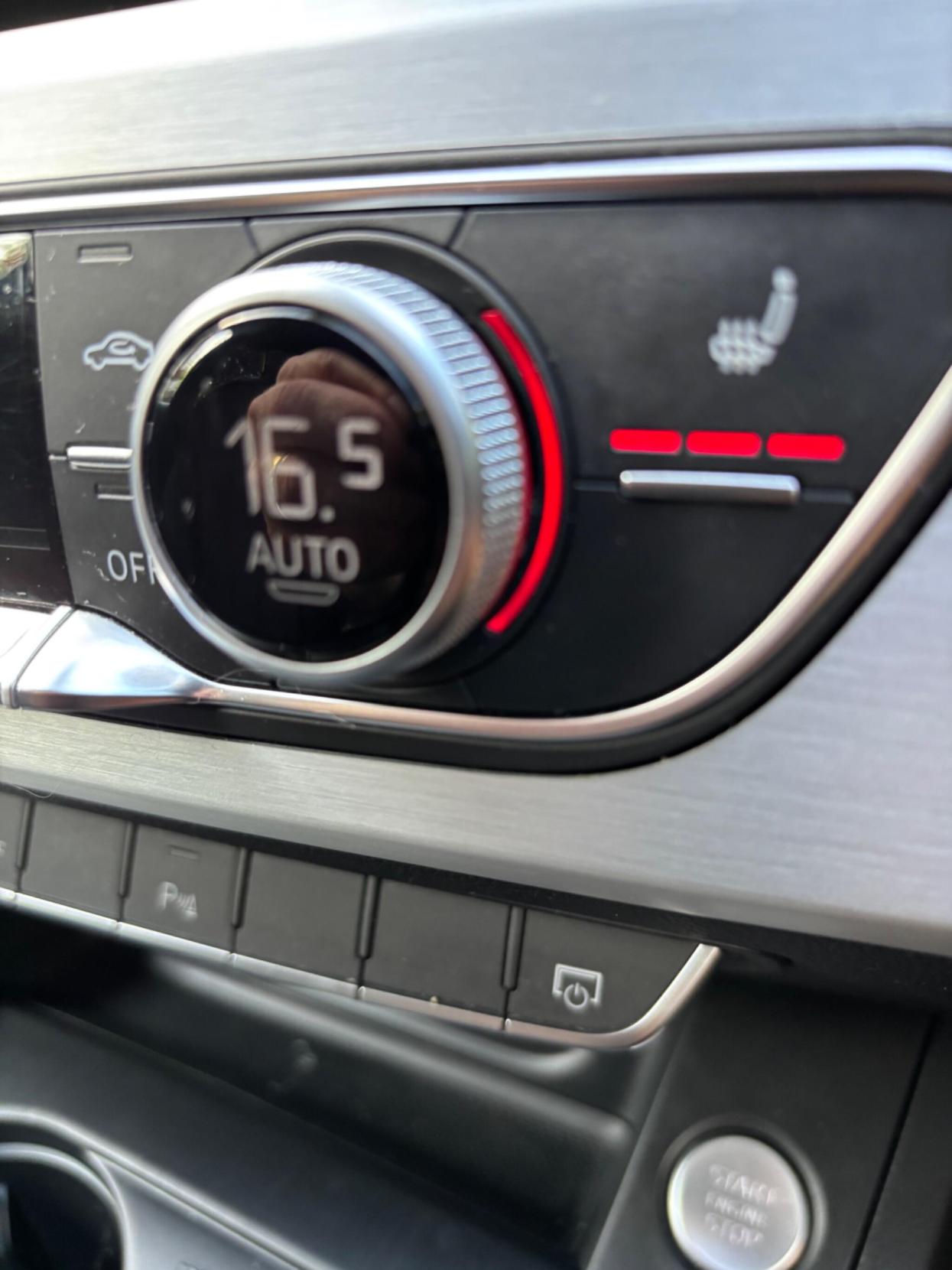 Audi A4 Avant 2.0 TDI ultra S line Estate 5dr Diesel S Tronic Euro 6 (s/s) (190 ps)