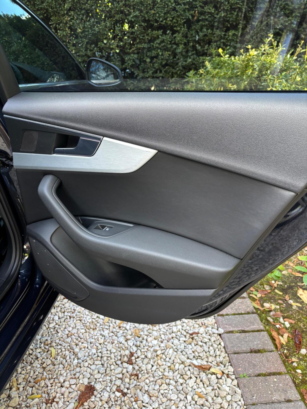 Audi A4 Avant 2.0 TDI ultra S line Estate 5dr Diesel S Tronic Euro 6 (s/s) (190 ps)