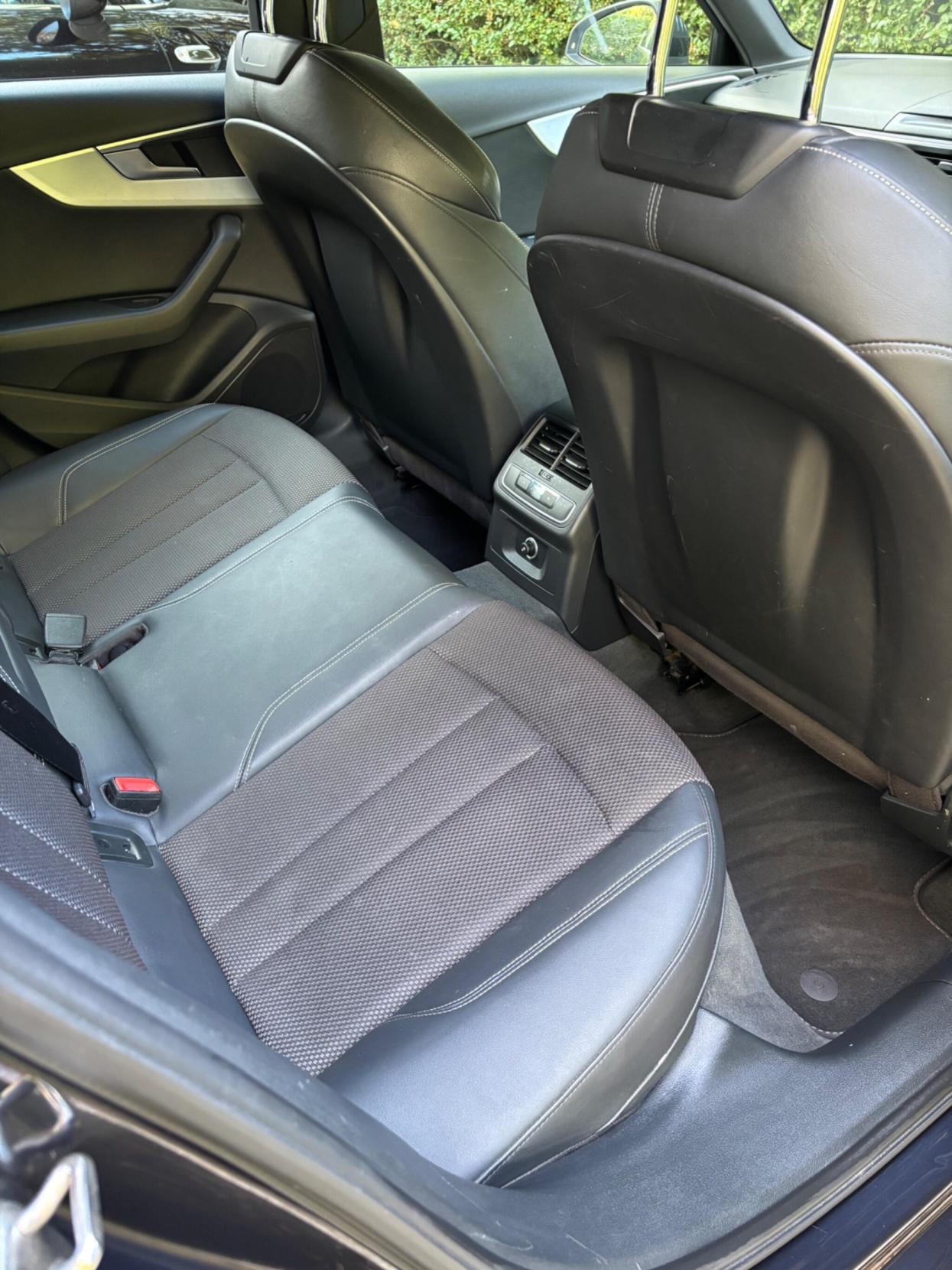 Audi A4 Avant 2.0 TDI ultra S line Estate 5dr Diesel S Tronic Euro 6 (s/s) (190 ps)