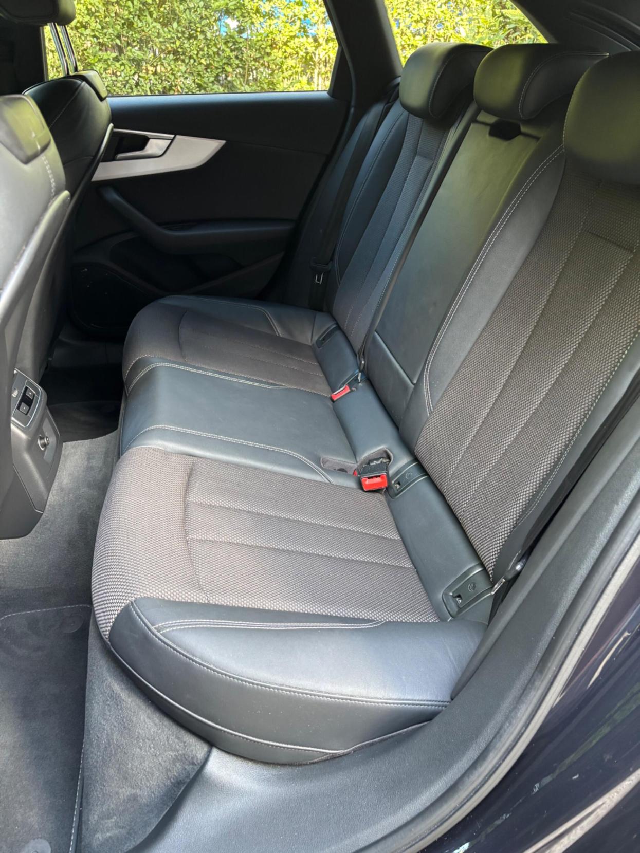 Audi A4 Avant 2.0 TDI ultra S line Estate 5dr Diesel S Tronic Euro 6 (s/s) (190 ps)