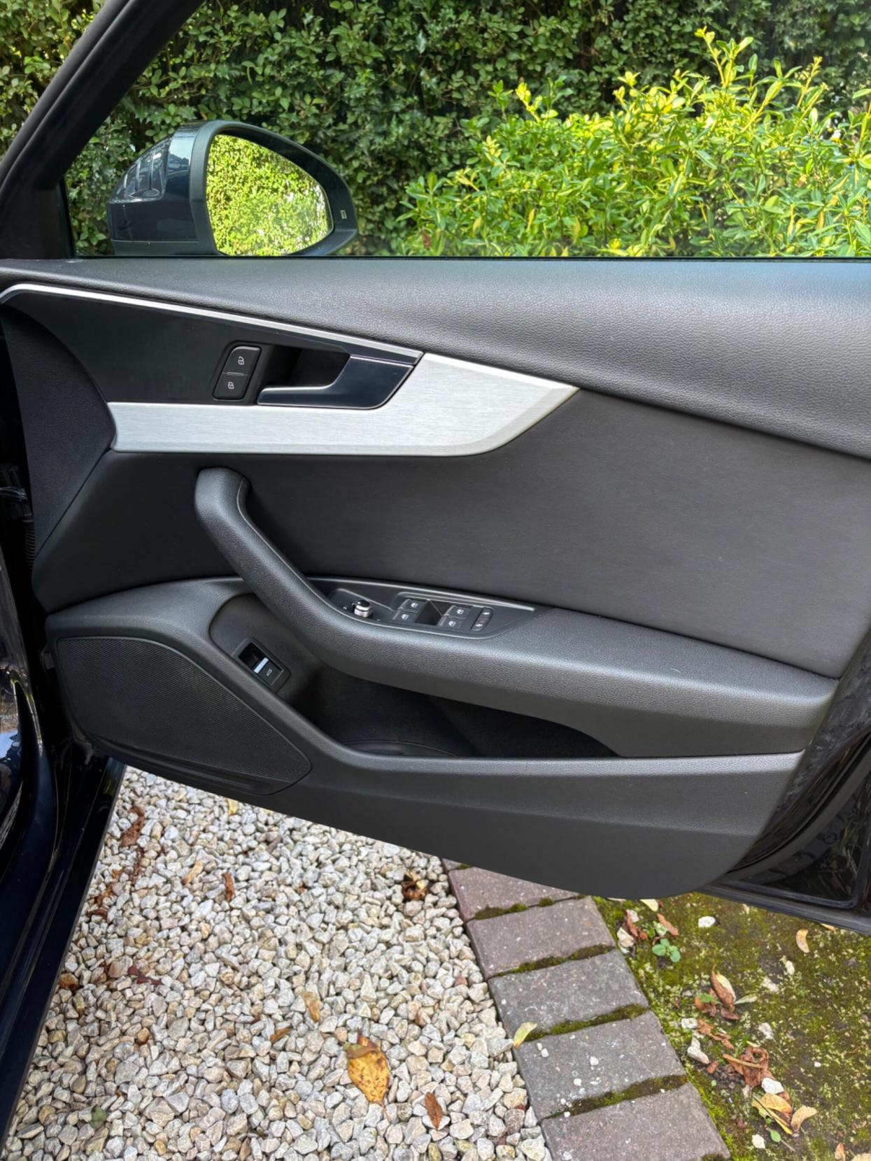 Audi A4 Avant 2.0 TDI ultra S line Estate 5dr Diesel S Tronic Euro 6 (s/s) (190 ps)