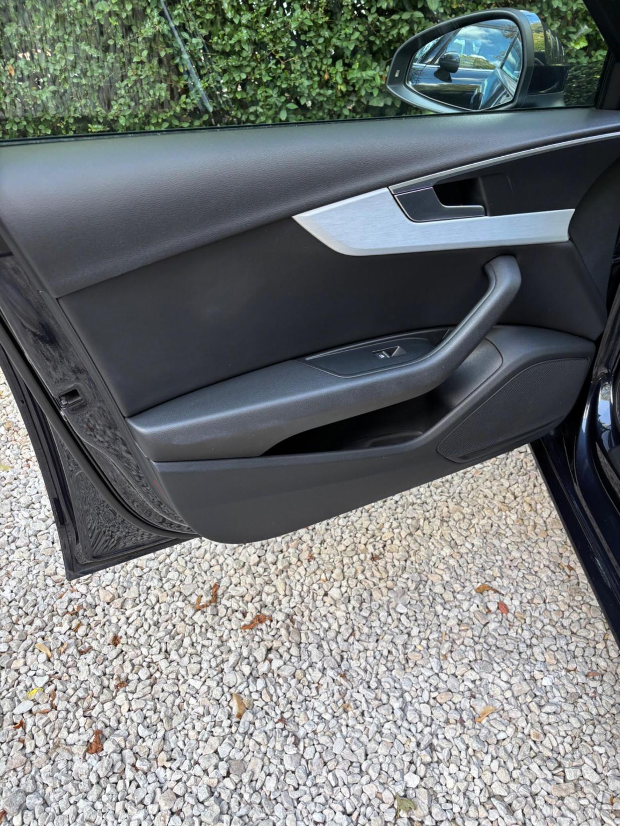 Audi A4 Avant 2.0 TDI ultra S line Estate 5dr Diesel S Tronic Euro 6 (s/s) (190 ps)