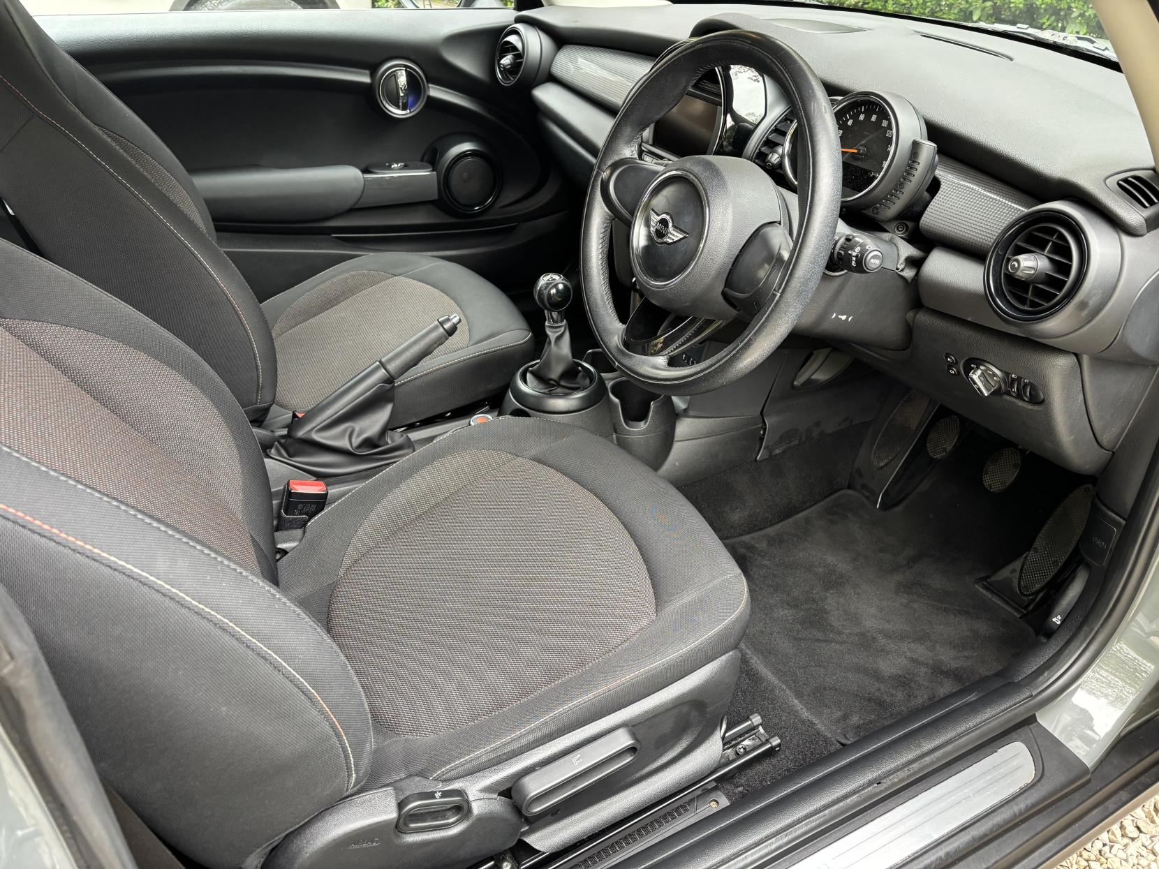 MINI Hatch 1.5 Cooper Hatchback 3dr Petrol Manual Euro 6 (s/s) (136 ps)