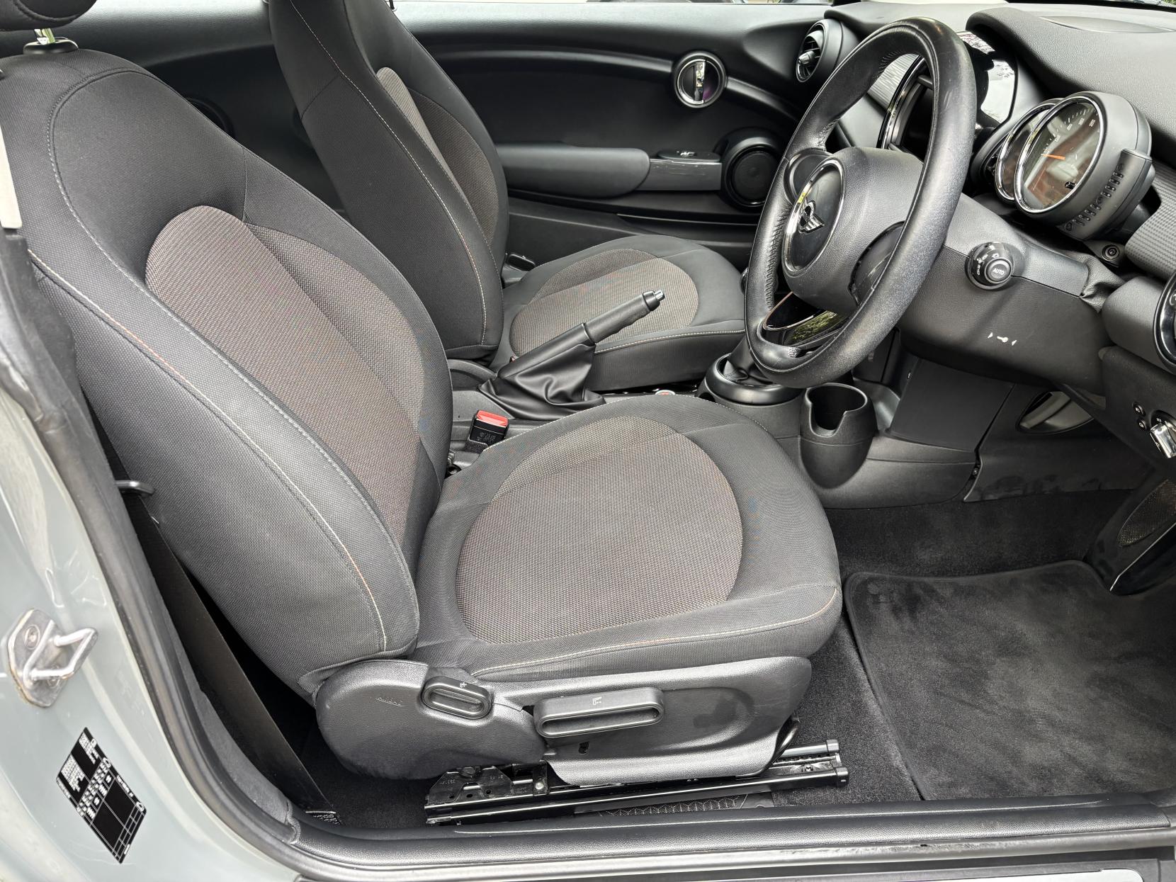 MINI Hatch 1.5 Cooper Hatchback 3dr Petrol Manual Euro 6 (s/s) (136 ps)