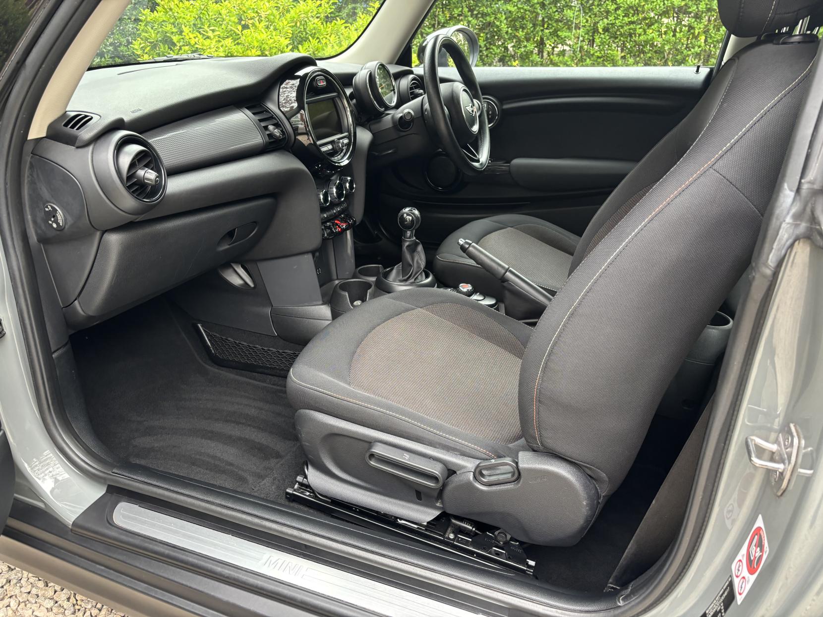 MINI Hatch 1.5 Cooper Hatchback 3dr Petrol Manual Euro 6 (s/s) (136 ps)