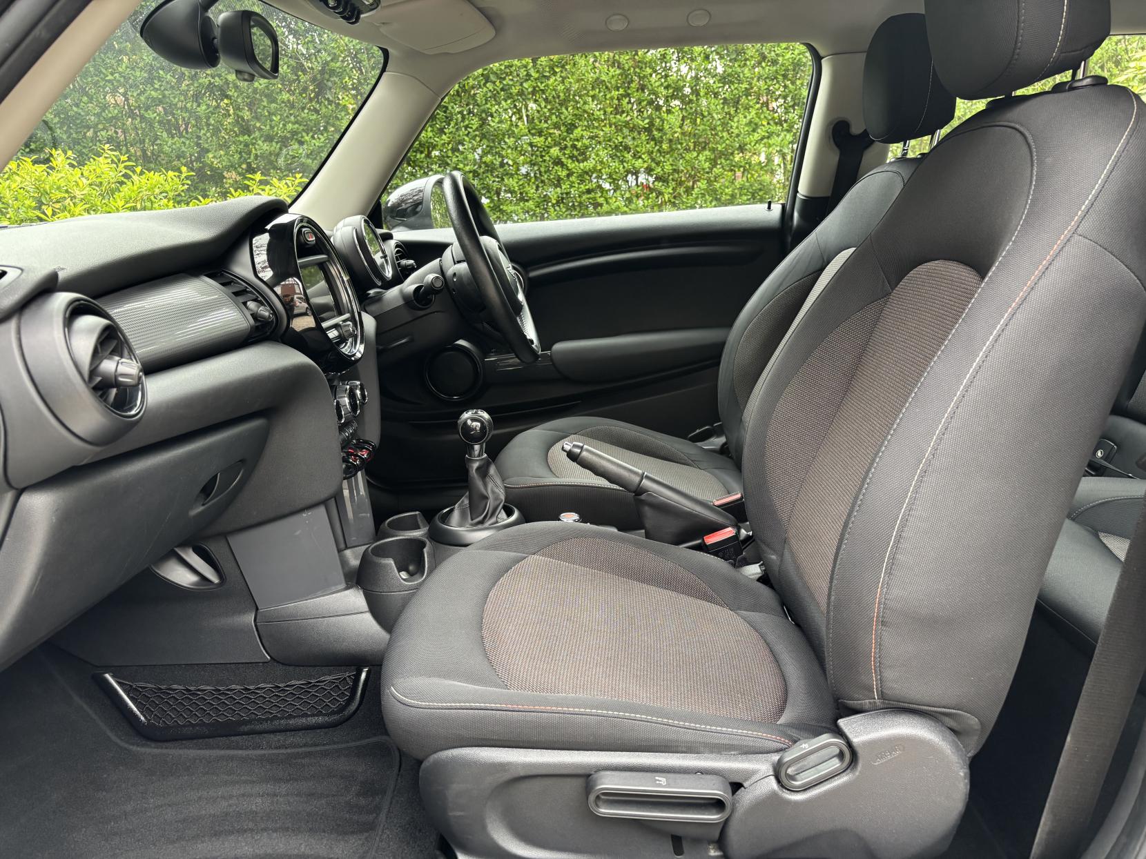 MINI Hatch 1.5 Cooper Hatchback 3dr Petrol Manual Euro 6 (s/s) (136 ps)