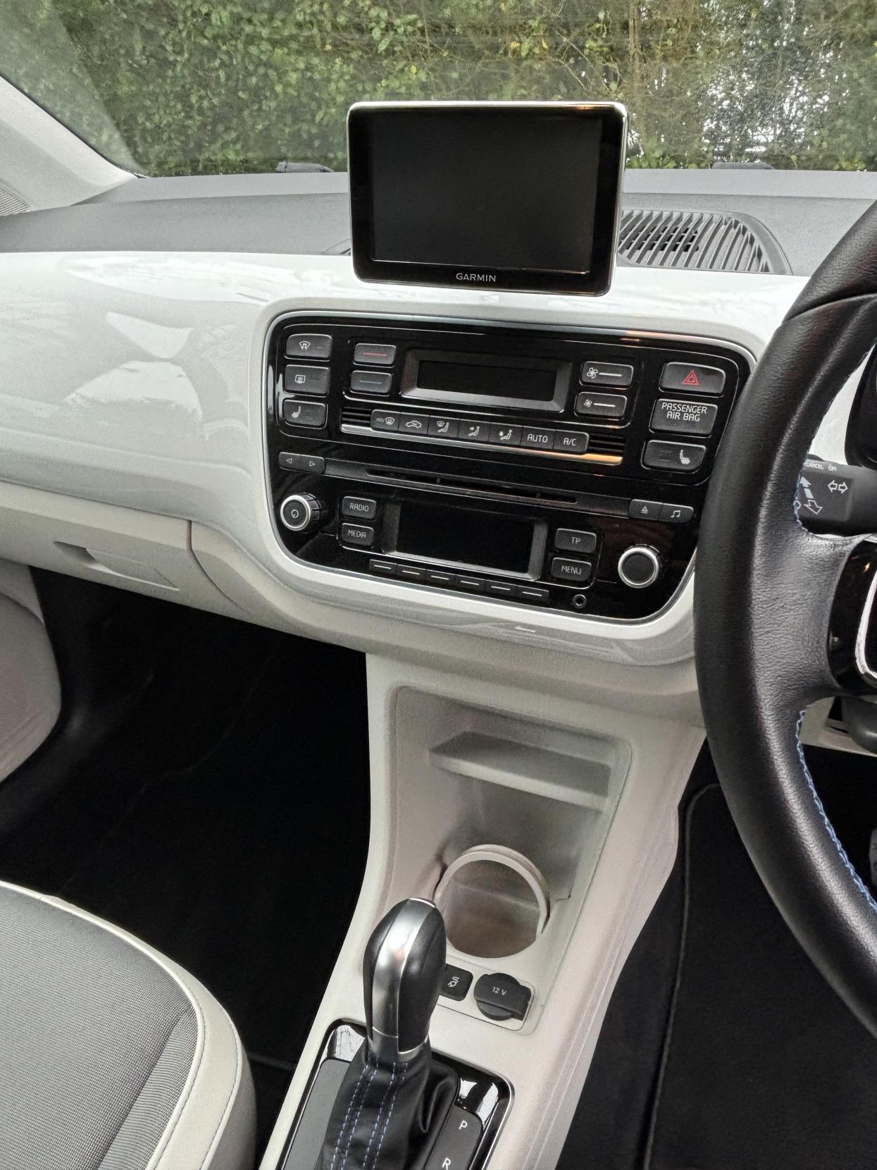 Volkswagen e-up! 18.7kWh e-up! Hatchback 5dr Electric Auto (82 ps)