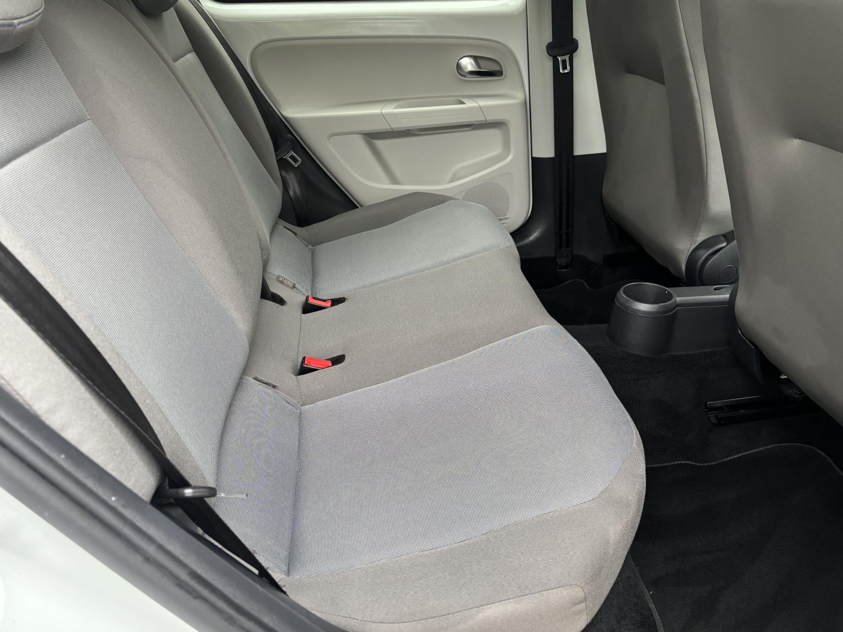 Volkswagen e-up! 18.7kWh e-up! Hatchback 5dr Electric Auto (82 ps)