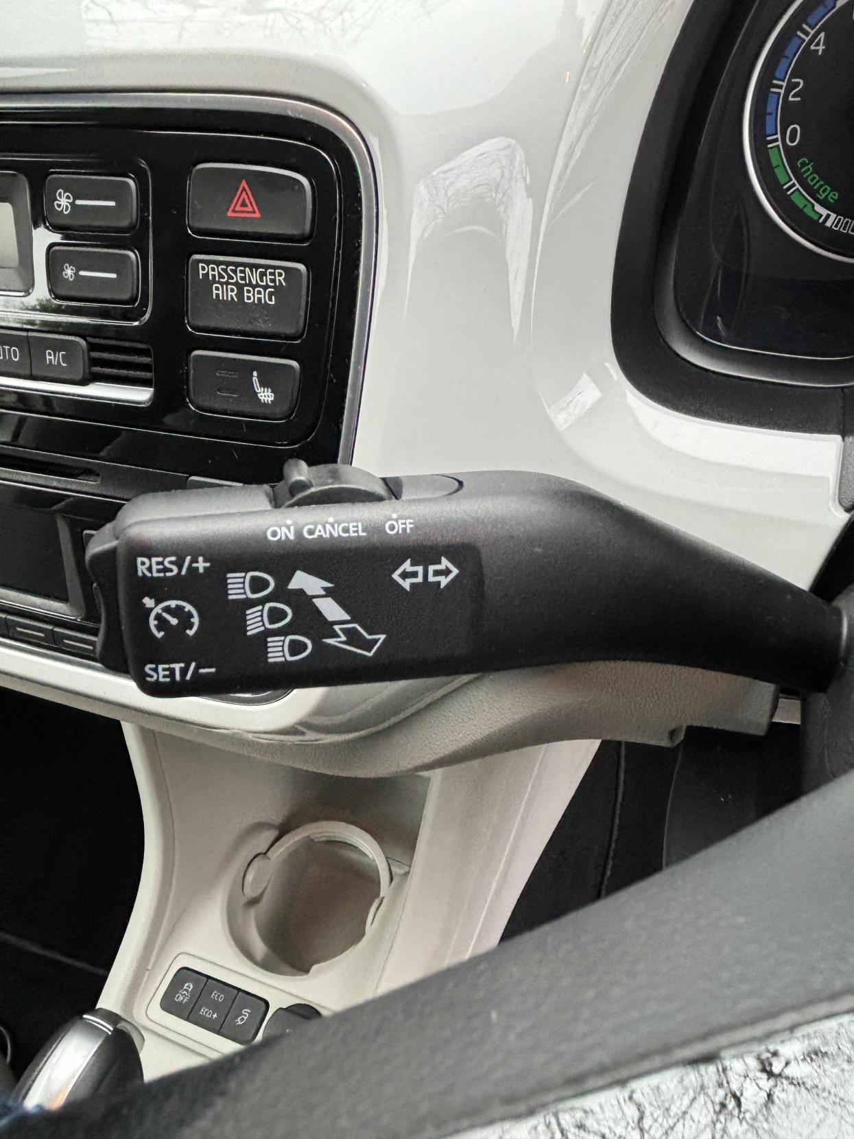 Volkswagen e-up! 18.7kWh e-up! Hatchback 5dr Electric Auto (82 ps)