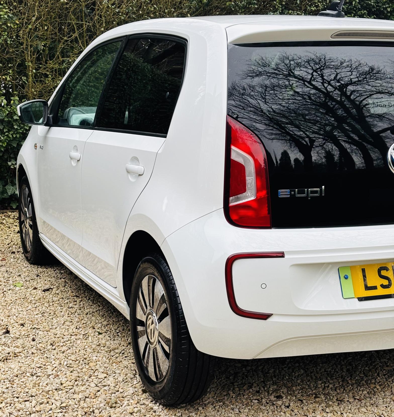 Volkswagen e-up! 18.7kWh e-up! Hatchback 5dr Electric Auto (82 ps)