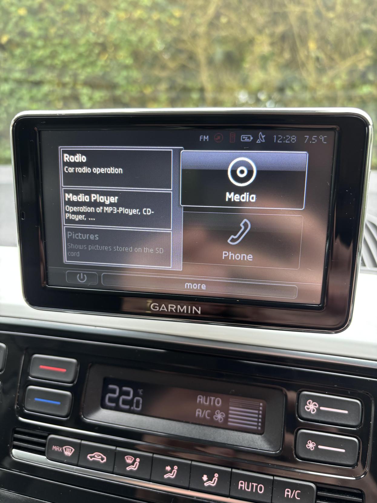 Volkswagen e-up! 18.7kWh e-up! Hatchback 5dr Electric Auto (82 ps)