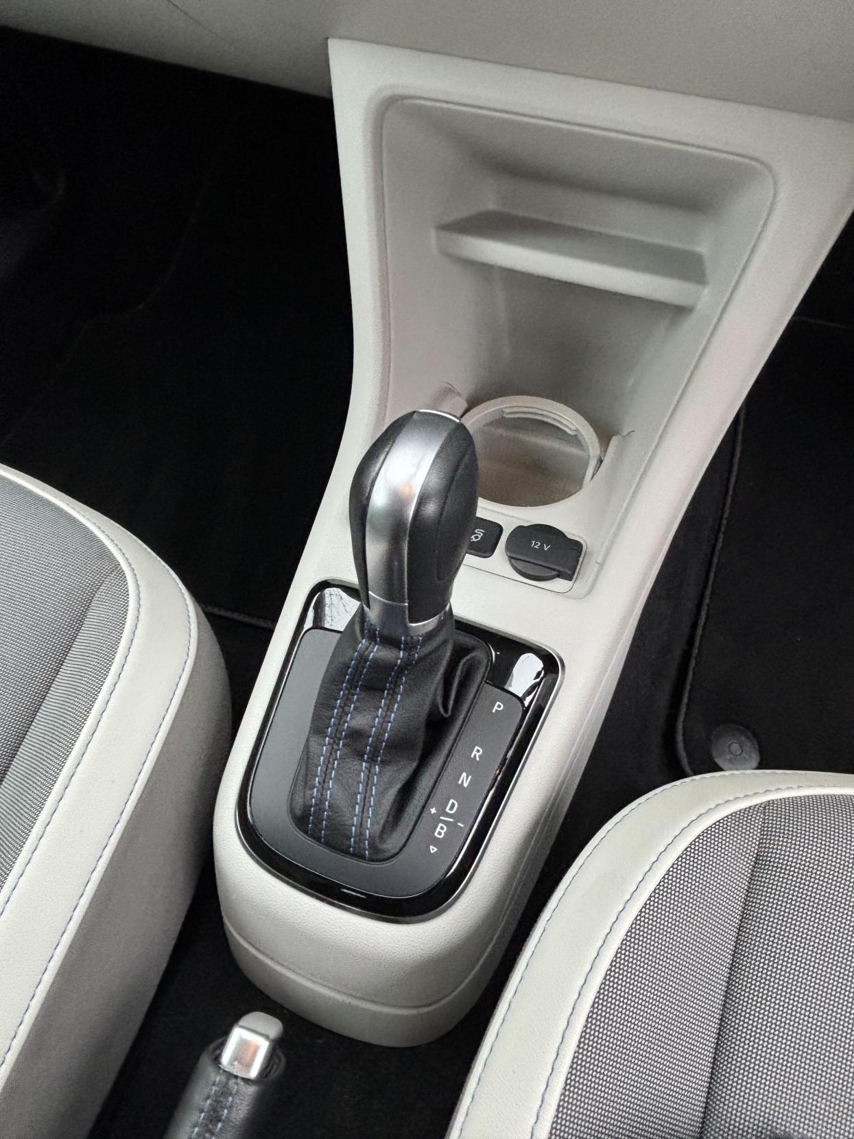 Volkswagen e-up! 18.7kWh e-up! Hatchback 5dr Electric Auto (82 ps)