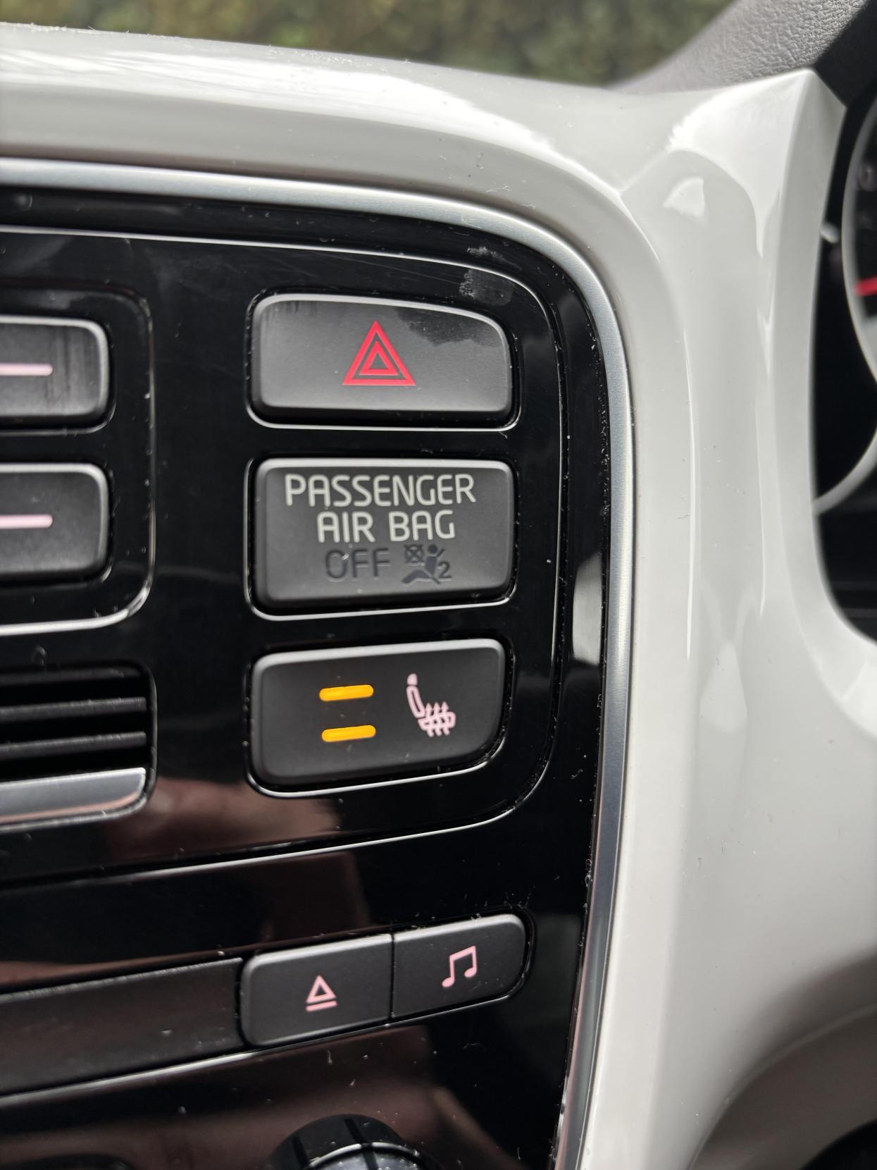 Volkswagen e-up! 18.7kWh e-up! Hatchback 5dr Electric Auto (82 ps)