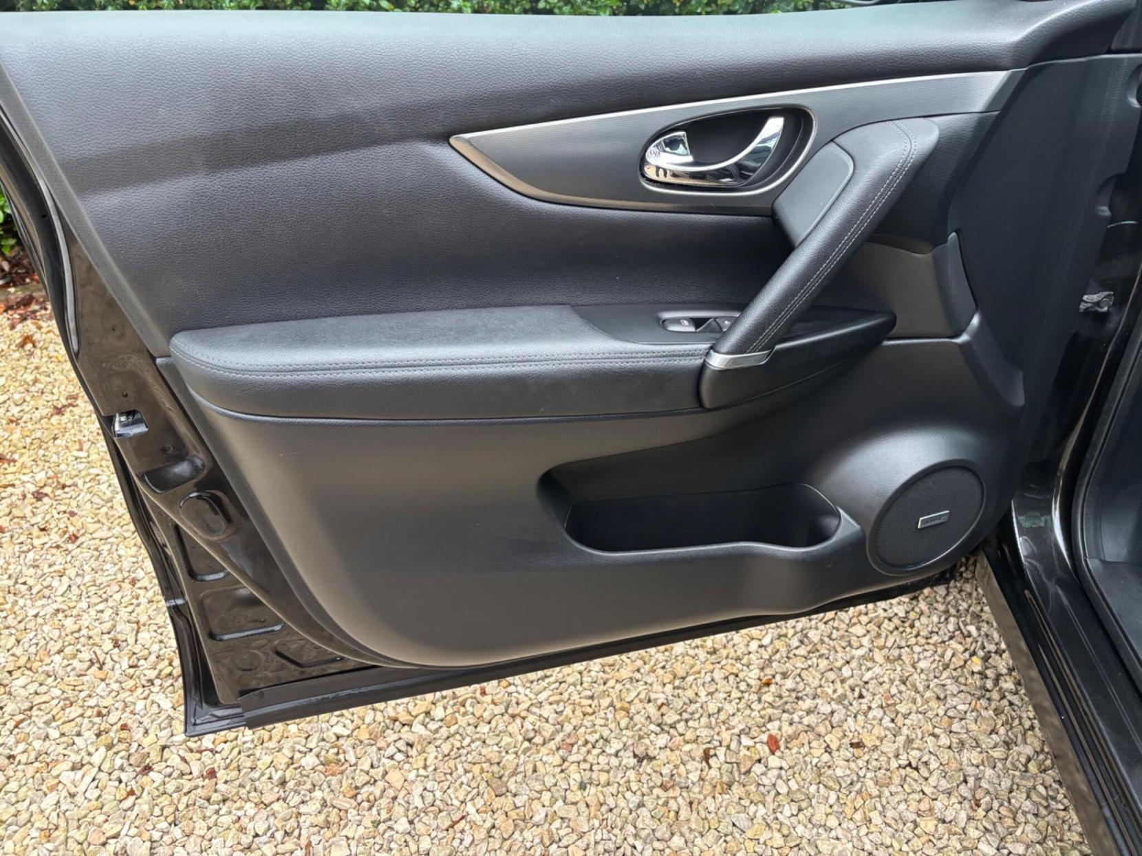 Nissan Qashqai 1.2 DIG-T Tekna SUV 5dr Petrol Manual Euro 6 (s/s) (115 ps)