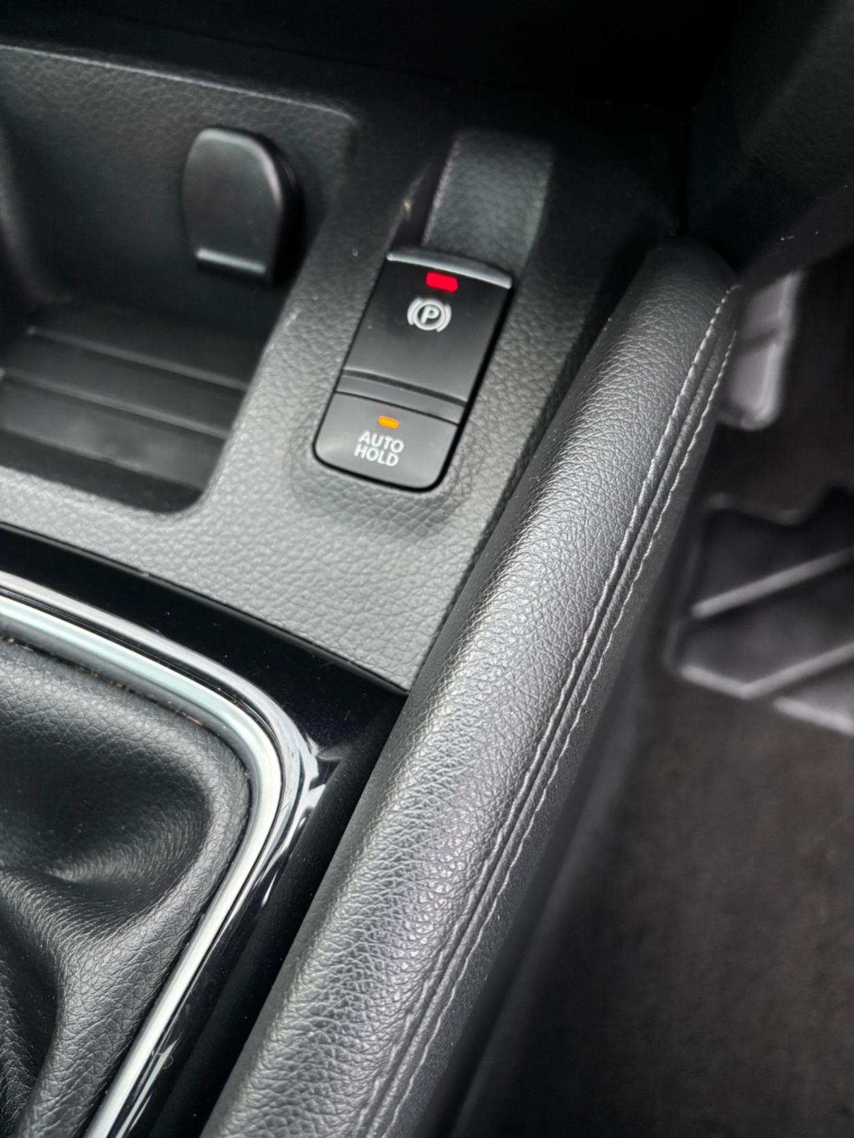 Nissan Qashqai 1.2 DIG-T Tekna SUV 5dr Petrol Manual Euro 6 (s/s) (115 ps)