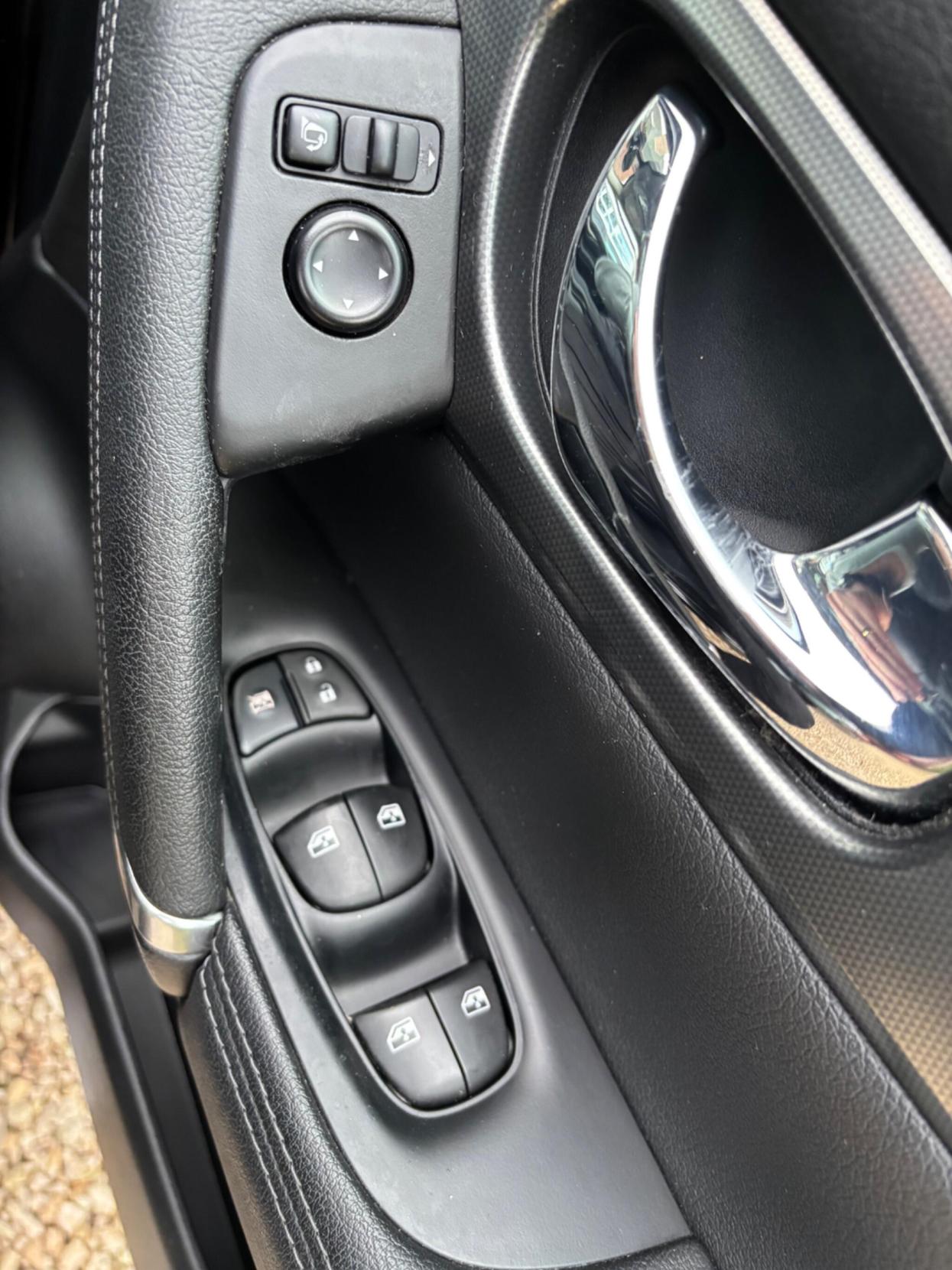 Nissan Qashqai 1.2 DIG-T Tekna SUV 5dr Petrol Manual Euro 6 (s/s) (115 ps)