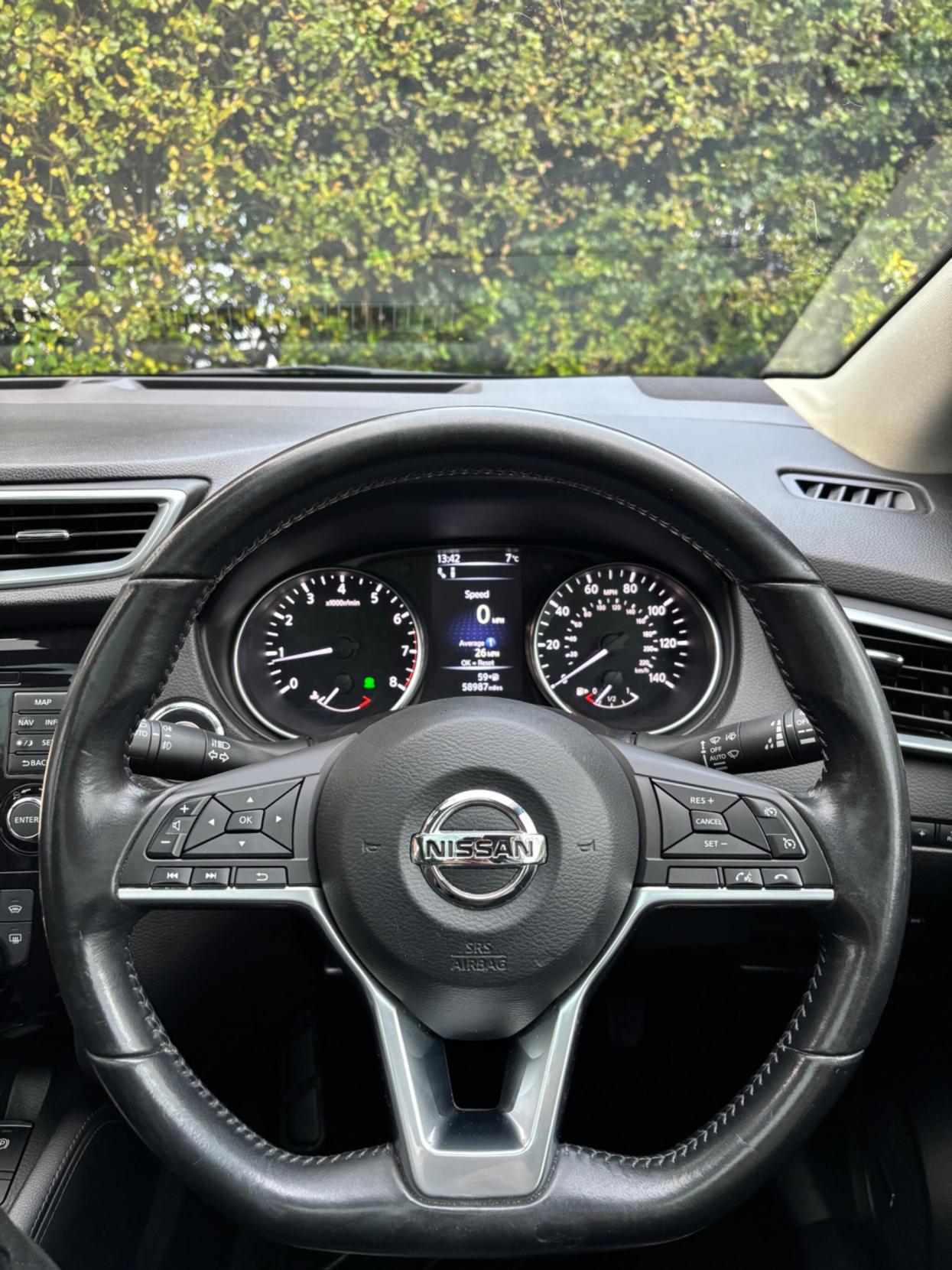 Nissan Qashqai 1.2 DIG-T Tekna SUV 5dr Petrol Manual Euro 6 (s/s) (115 ps)