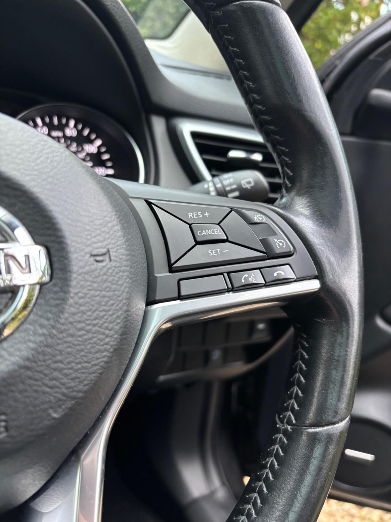 Nissan Qashqai 1.2 DIG-T Tekna SUV 5dr Petrol Manual Euro 6 (s/s) (115 ps)