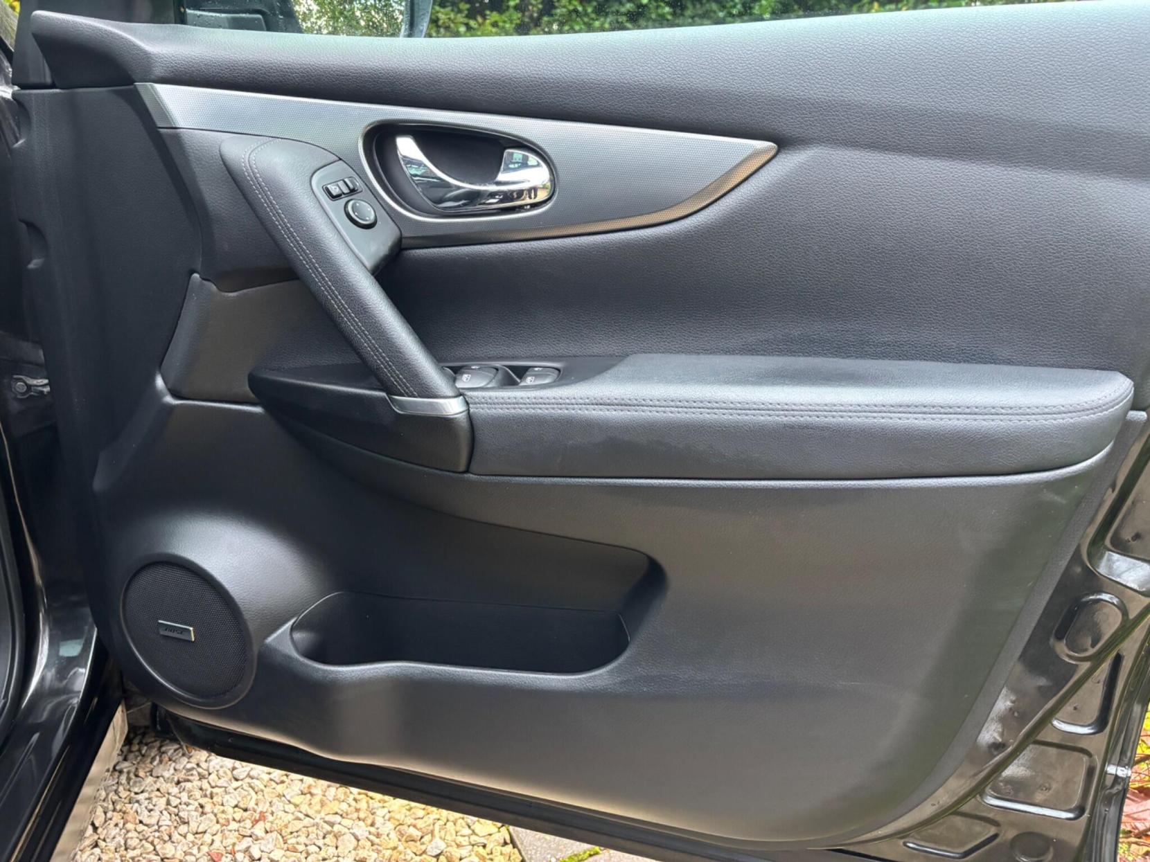 Nissan Qashqai 1.2 DIG-T Tekna SUV 5dr Petrol Manual Euro 6 (s/s) (115 ps)