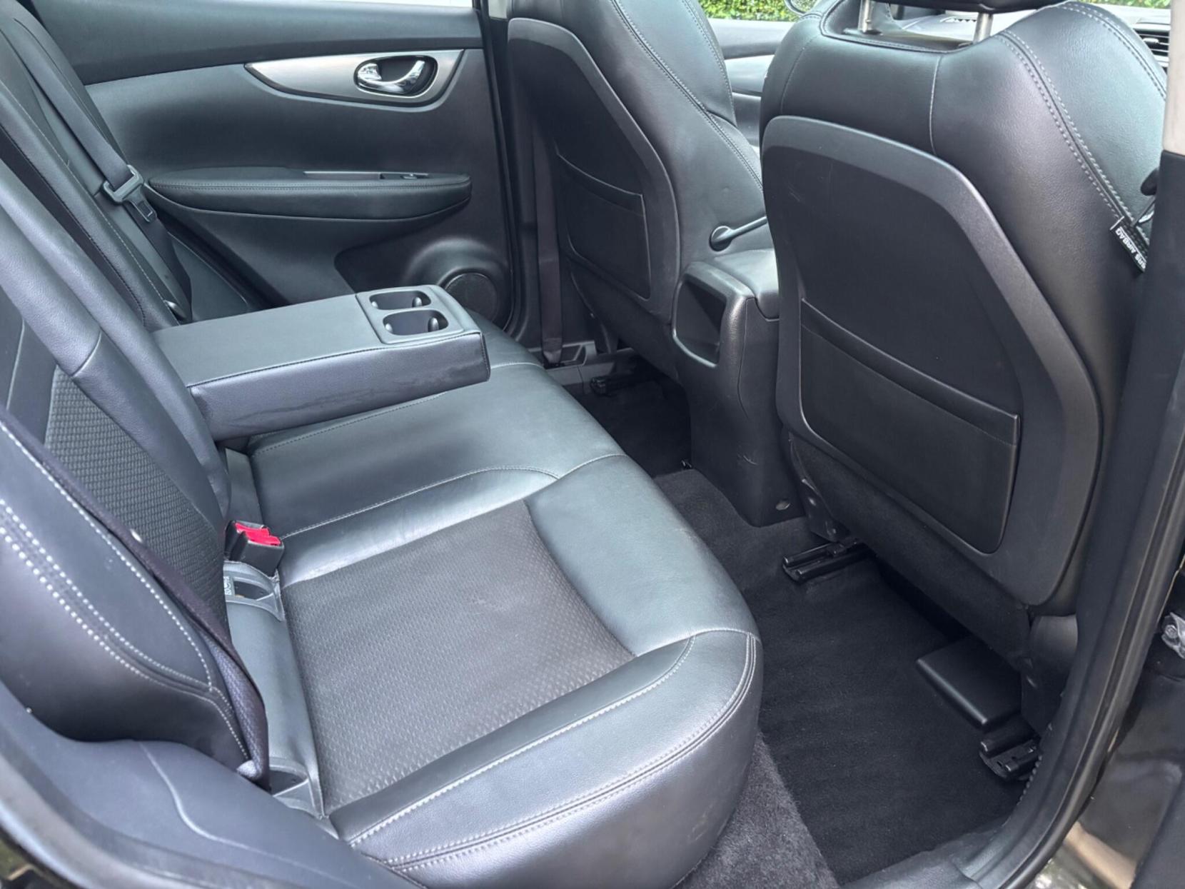 Nissan Qashqai 1.2 DIG-T Tekna SUV 5dr Petrol Manual Euro 6 (s/s) (115 ps)