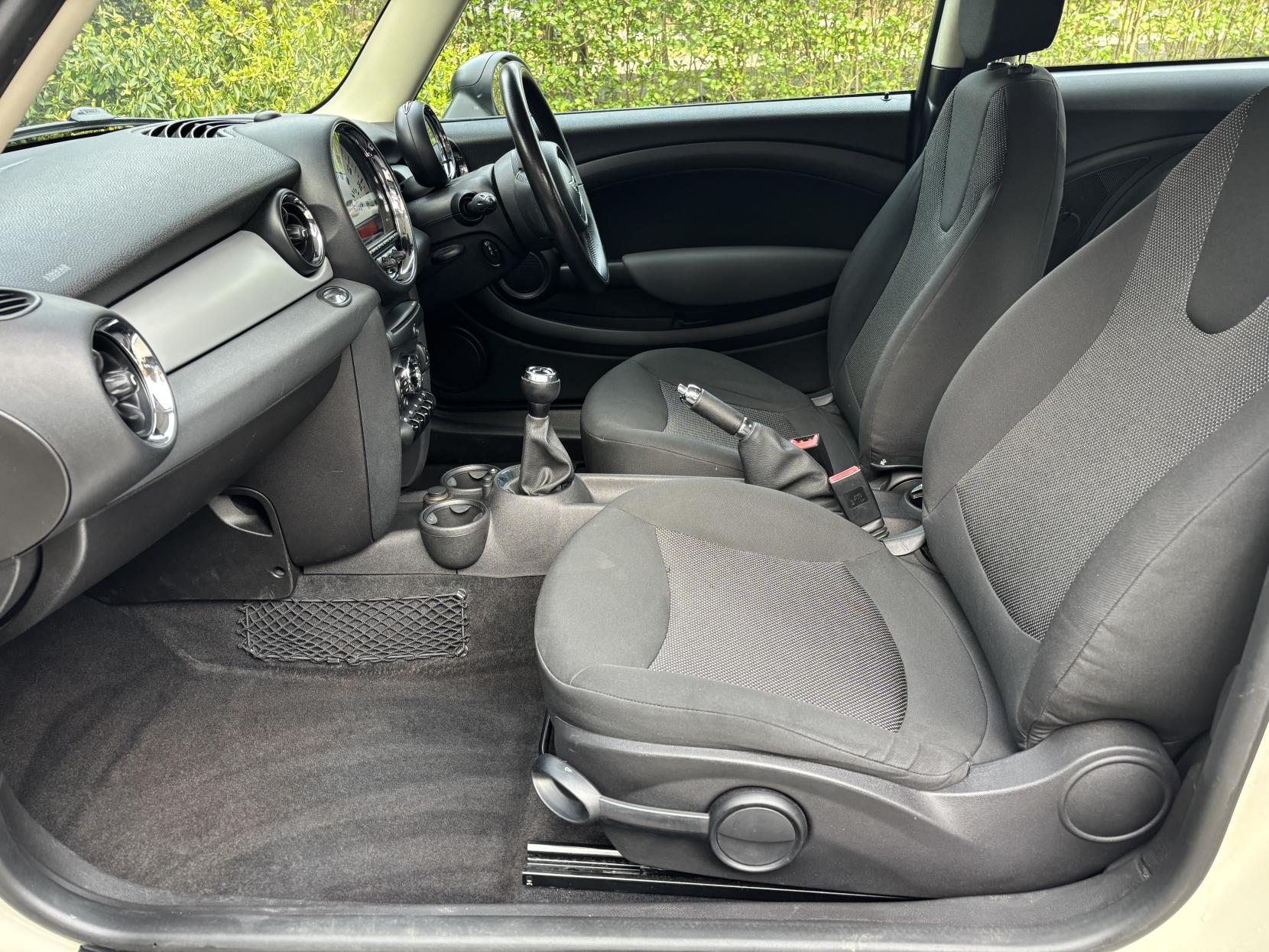 MINI Hatch 1.6 One Hatchback 3dr Petrol Manual Euro 5 (98 ps)