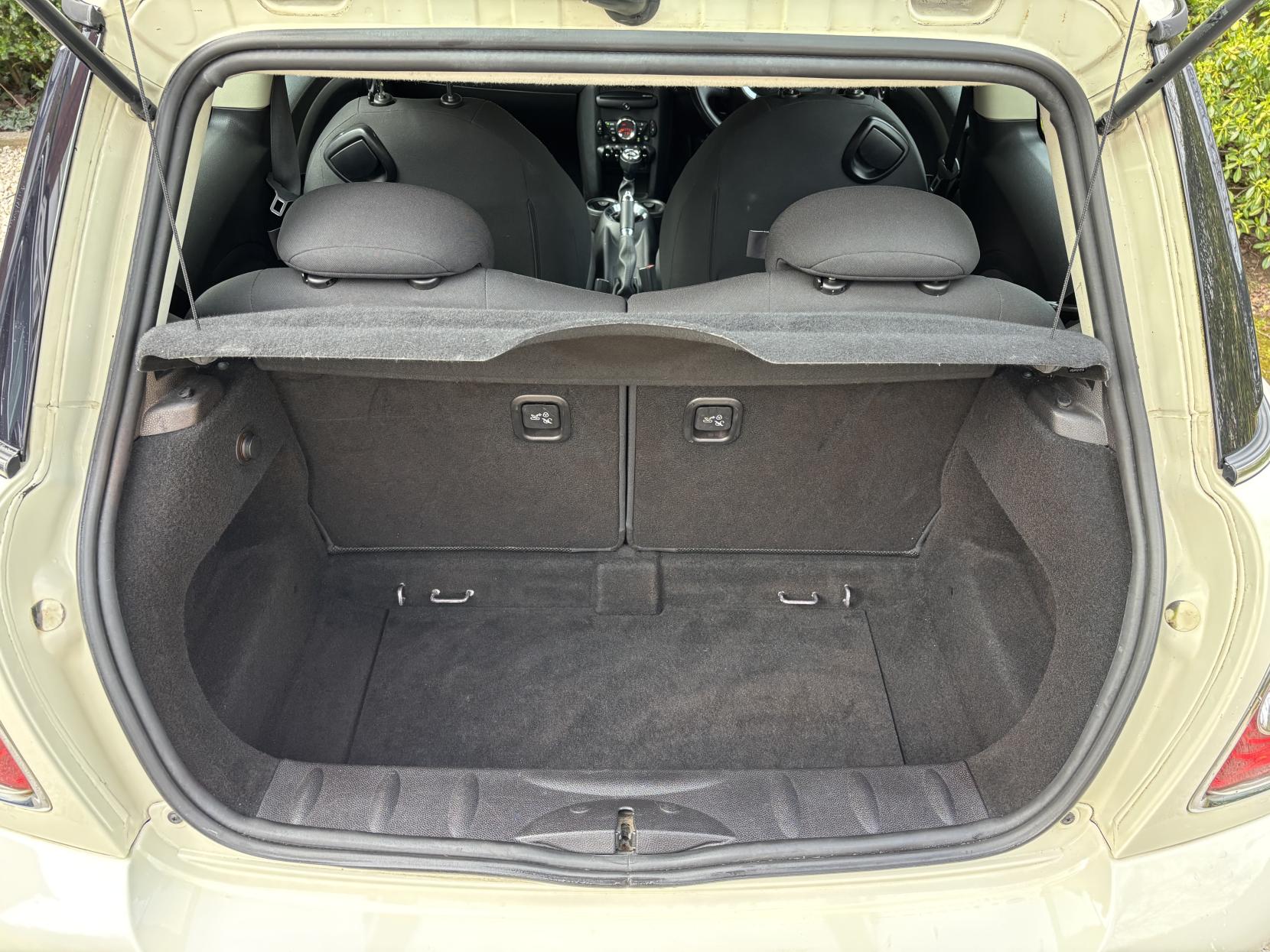 MINI Hatch 1.6 One Hatchback 3dr Petrol Manual Euro 5 (98 ps)