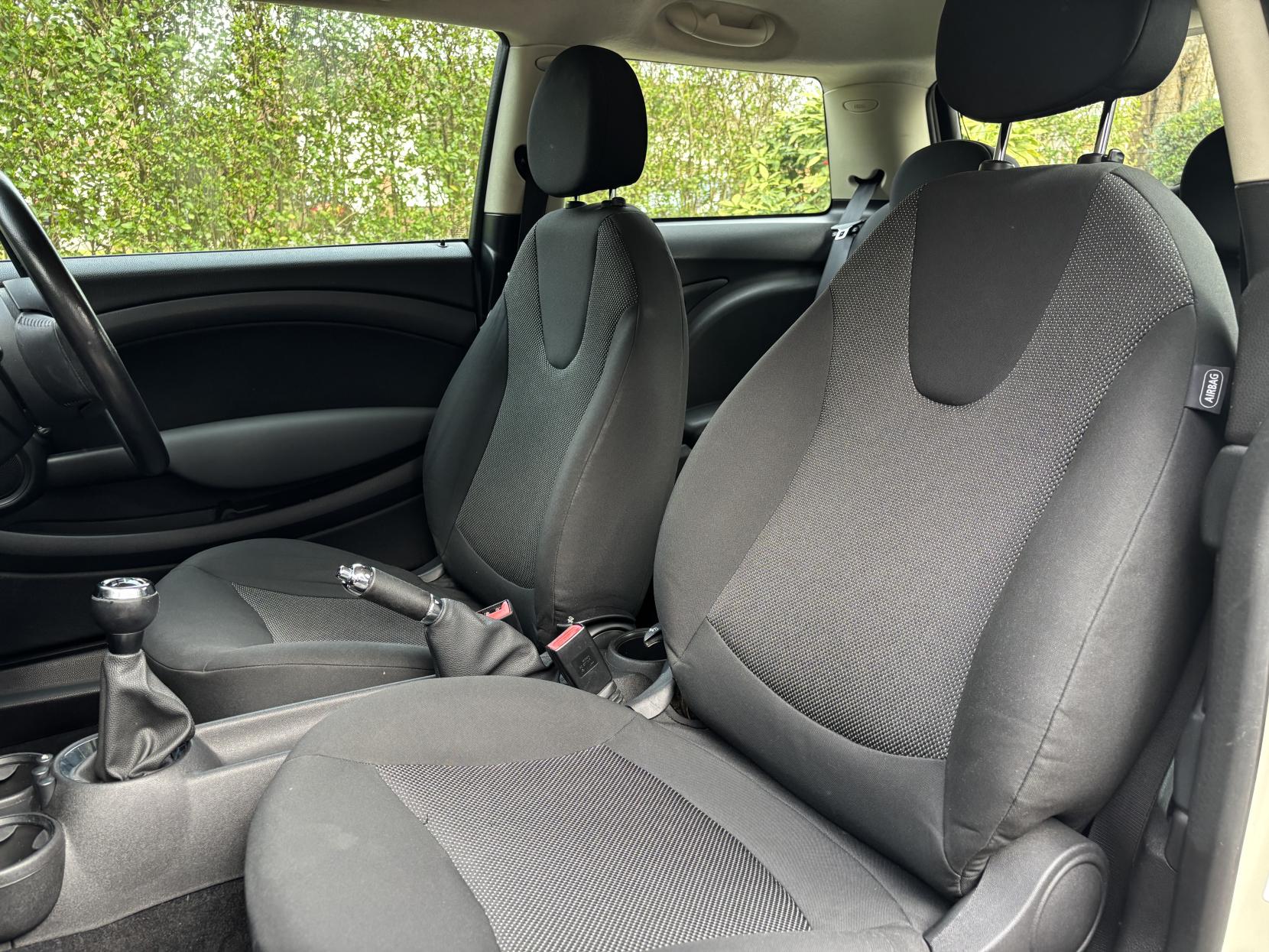 MINI Hatch 1.6 One Hatchback 3dr Petrol Manual Euro 5 (98 ps)