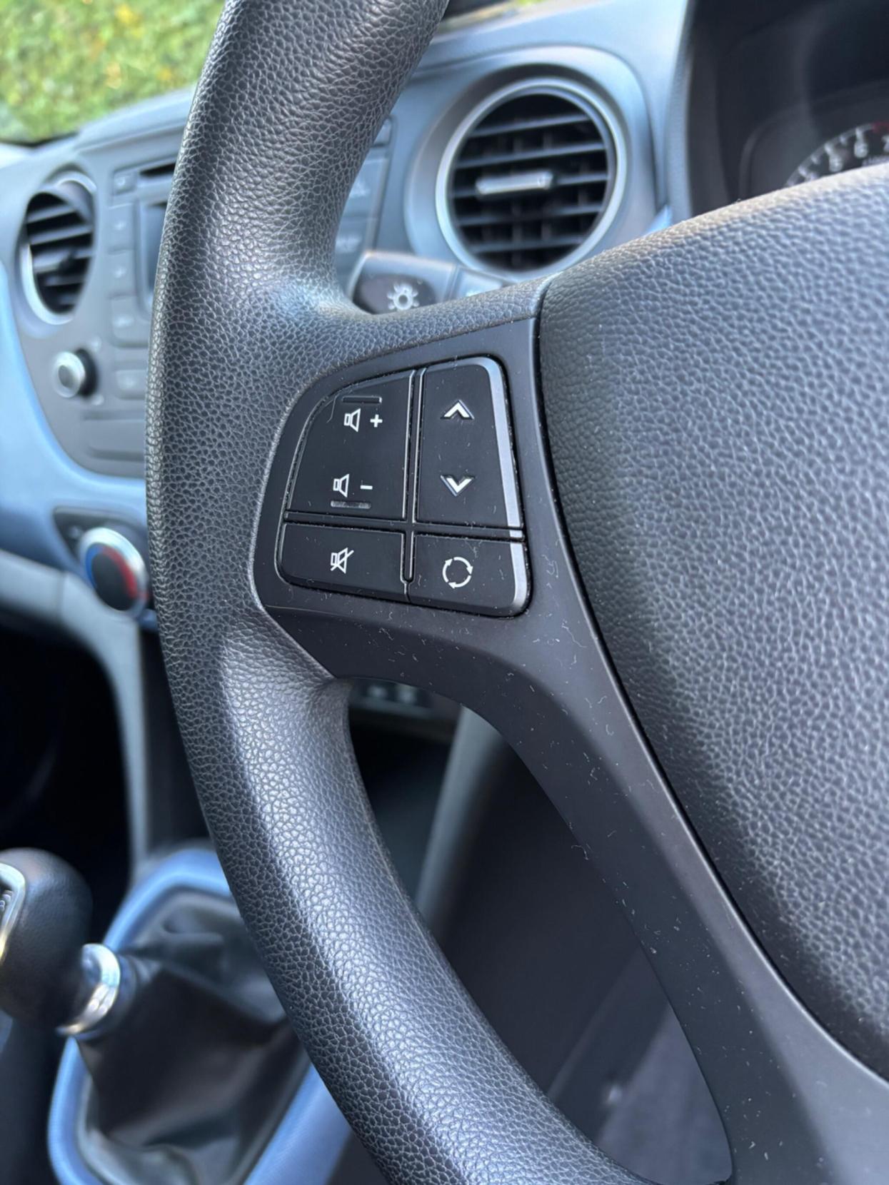 Hyundai i10 1.2 SE Hatchback 5dr Petrol Manual Euro 5 (87 ps)