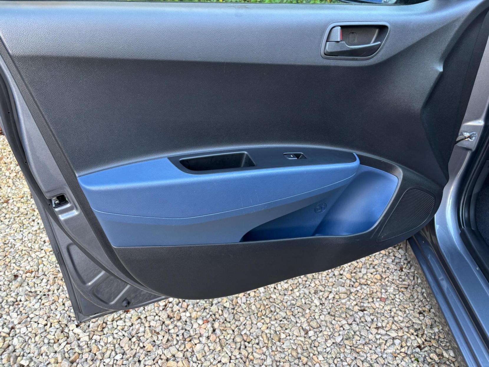 Hyundai i10 1.2 SE Hatchback 5dr Petrol Manual Euro 5 (87 ps)