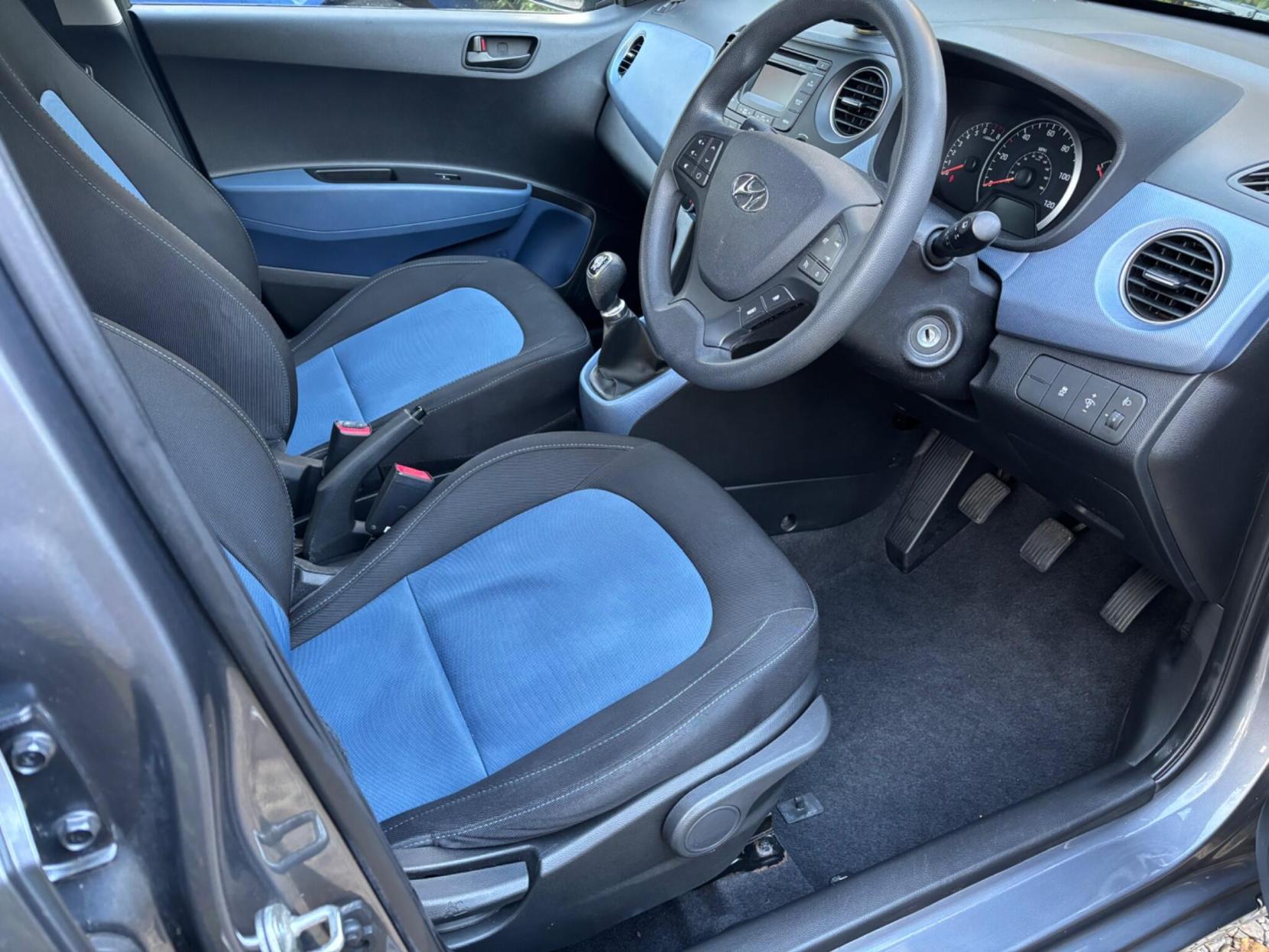 Hyundai i10 1.2 SE Hatchback 5dr Petrol Manual Euro 5 (87 ps)