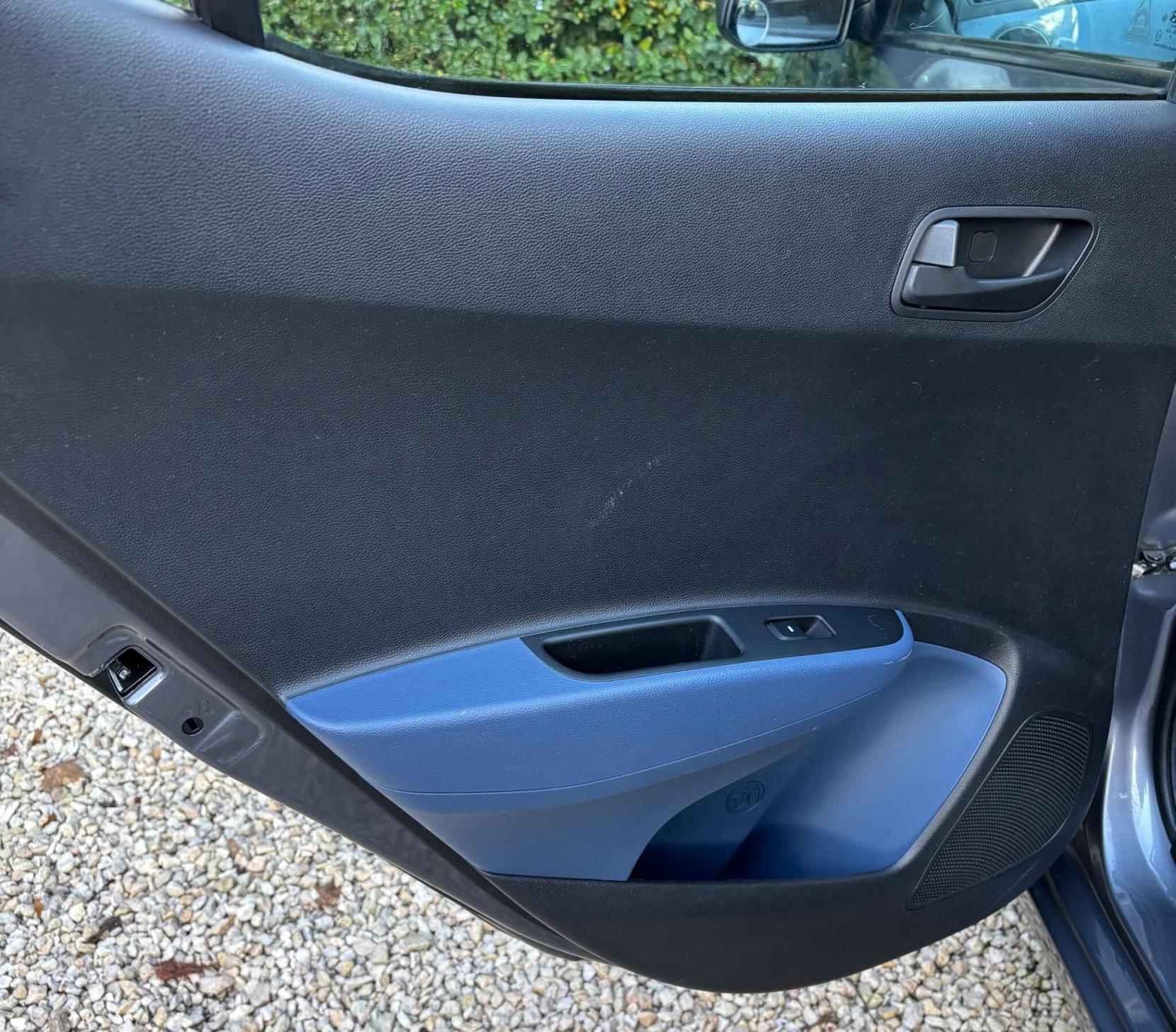 Hyundai i10 1.2 SE Hatchback 5dr Petrol Manual Euro 5 (87 ps)