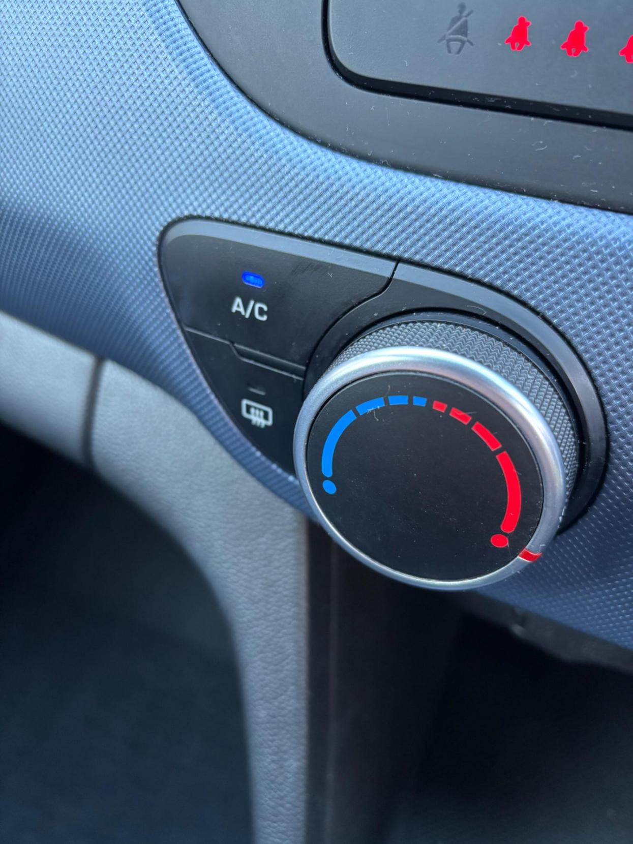 Hyundai i10 1.2 SE Hatchback 5dr Petrol Manual Euro 5 (87 ps)