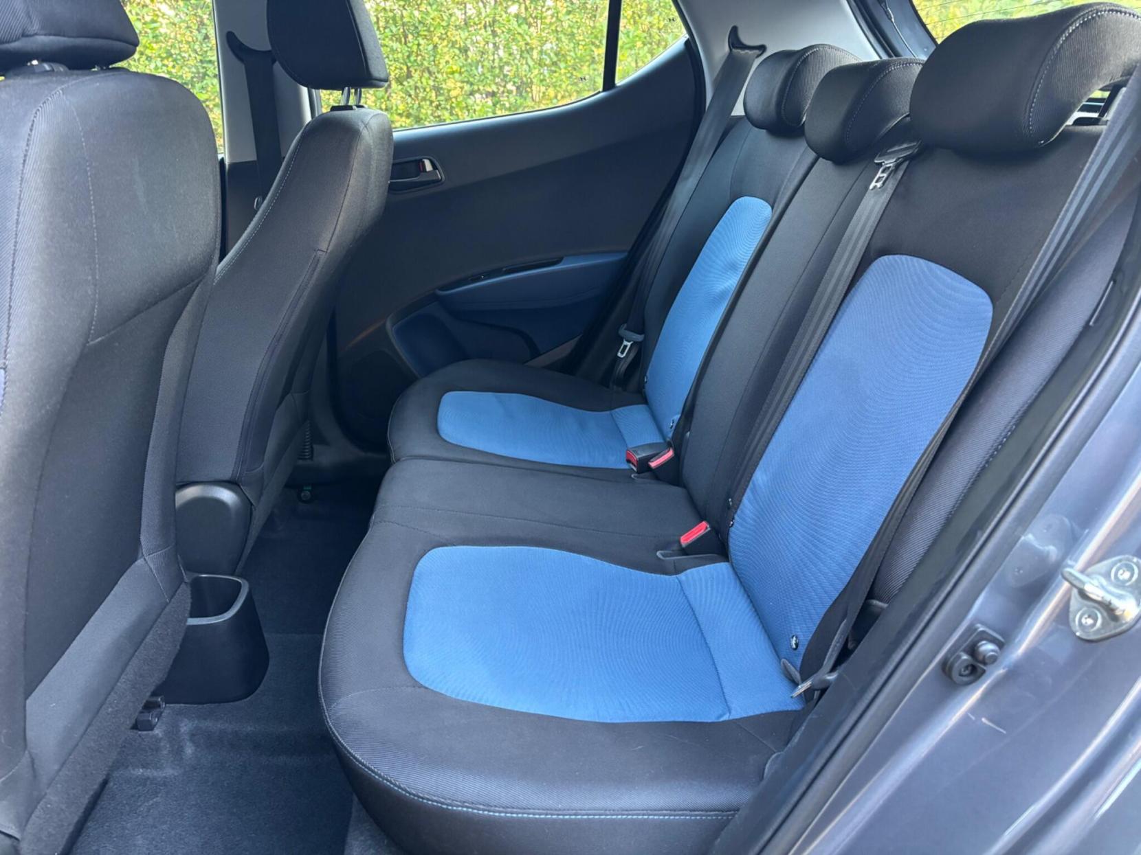 Hyundai i10 1.2 SE Hatchback 5dr Petrol Manual Euro 5 (87 ps)