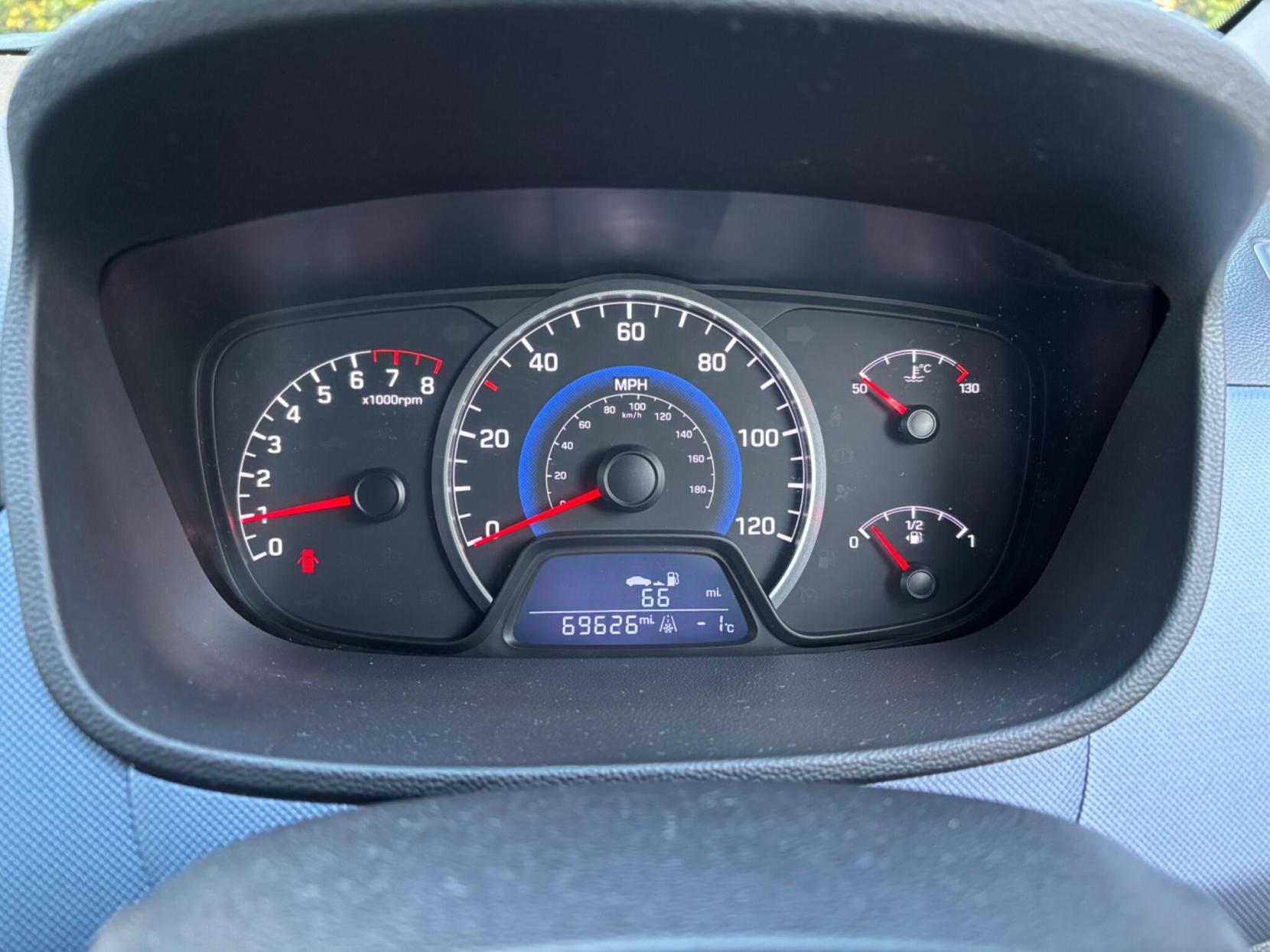 Hyundai i10 1.2 SE Hatchback 5dr Petrol Manual Euro 5 (87 ps)