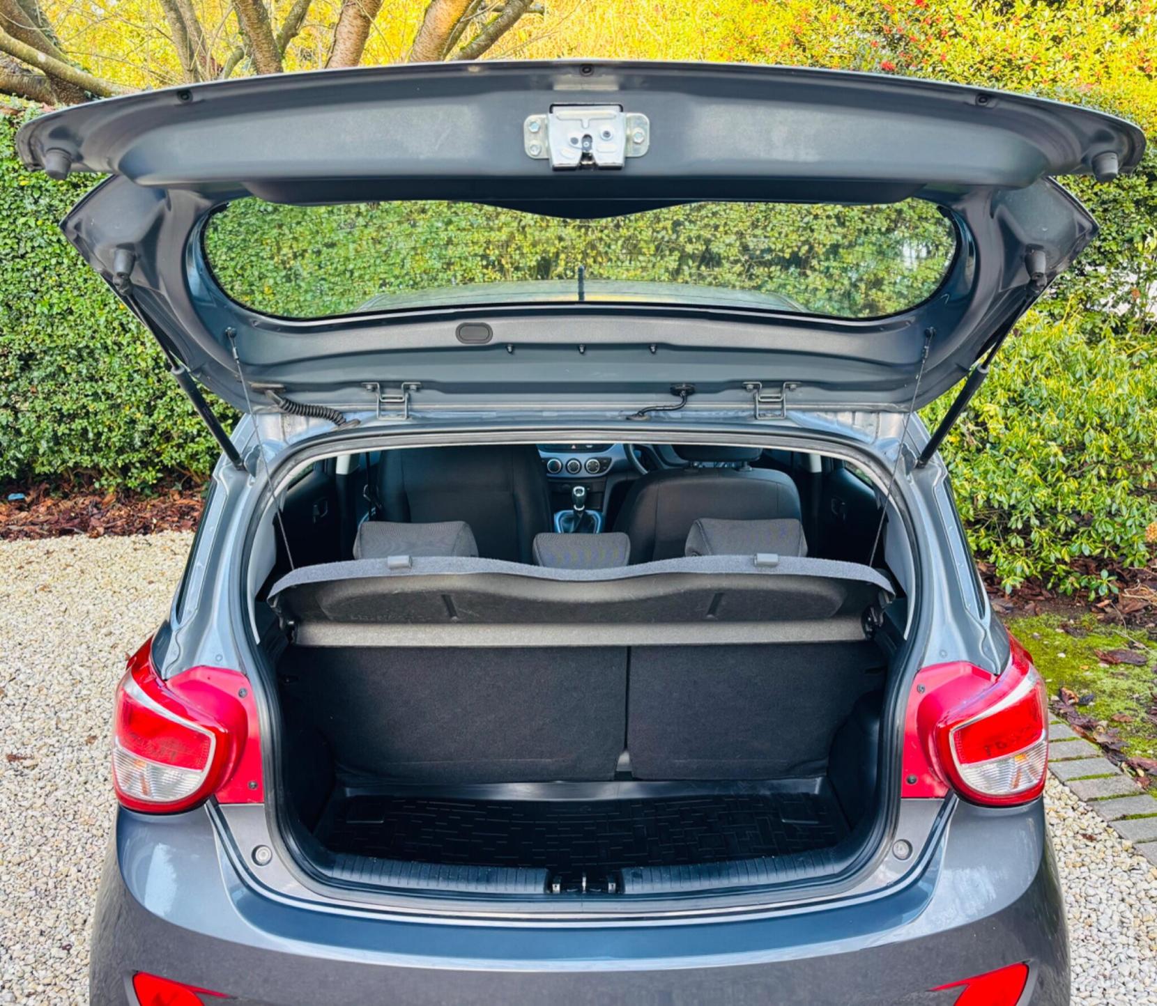 Hyundai i10 1.2 SE Hatchback 5dr Petrol Manual Euro 5 (87 ps)