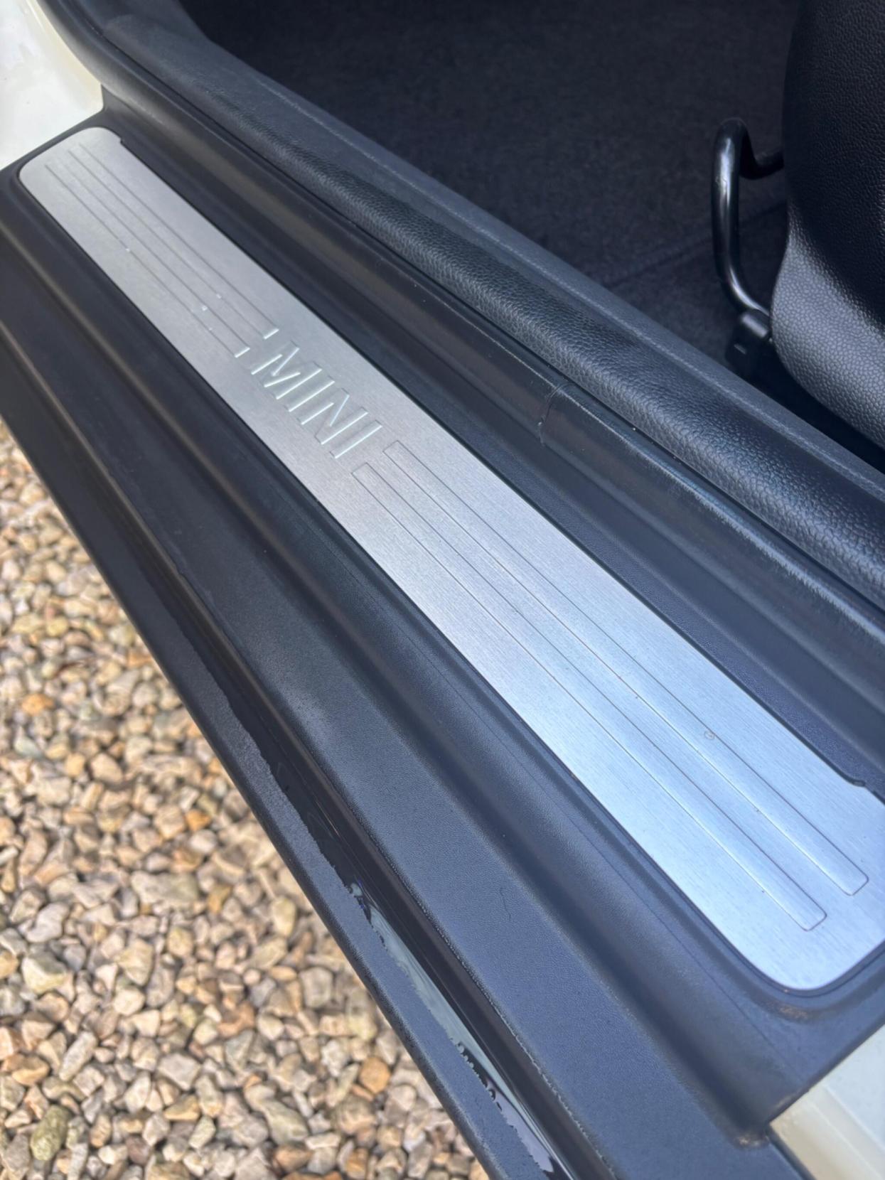 MINI Hatch 1.5 Cooper D Steptronic Euro 6 (s/s) 5dr